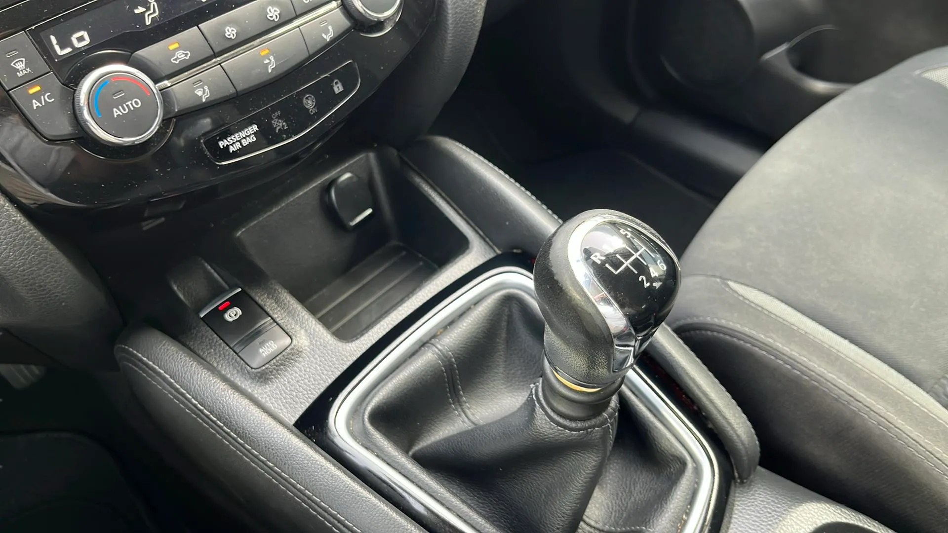 Nissan Qashqai DIG-T E6D N-Connecta - foto 17