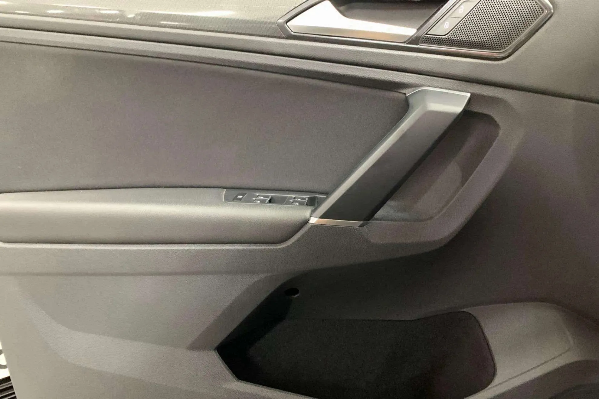 Volkswagen Tiguan Sport 2.0 TDI 4Motion DSG - foto 22