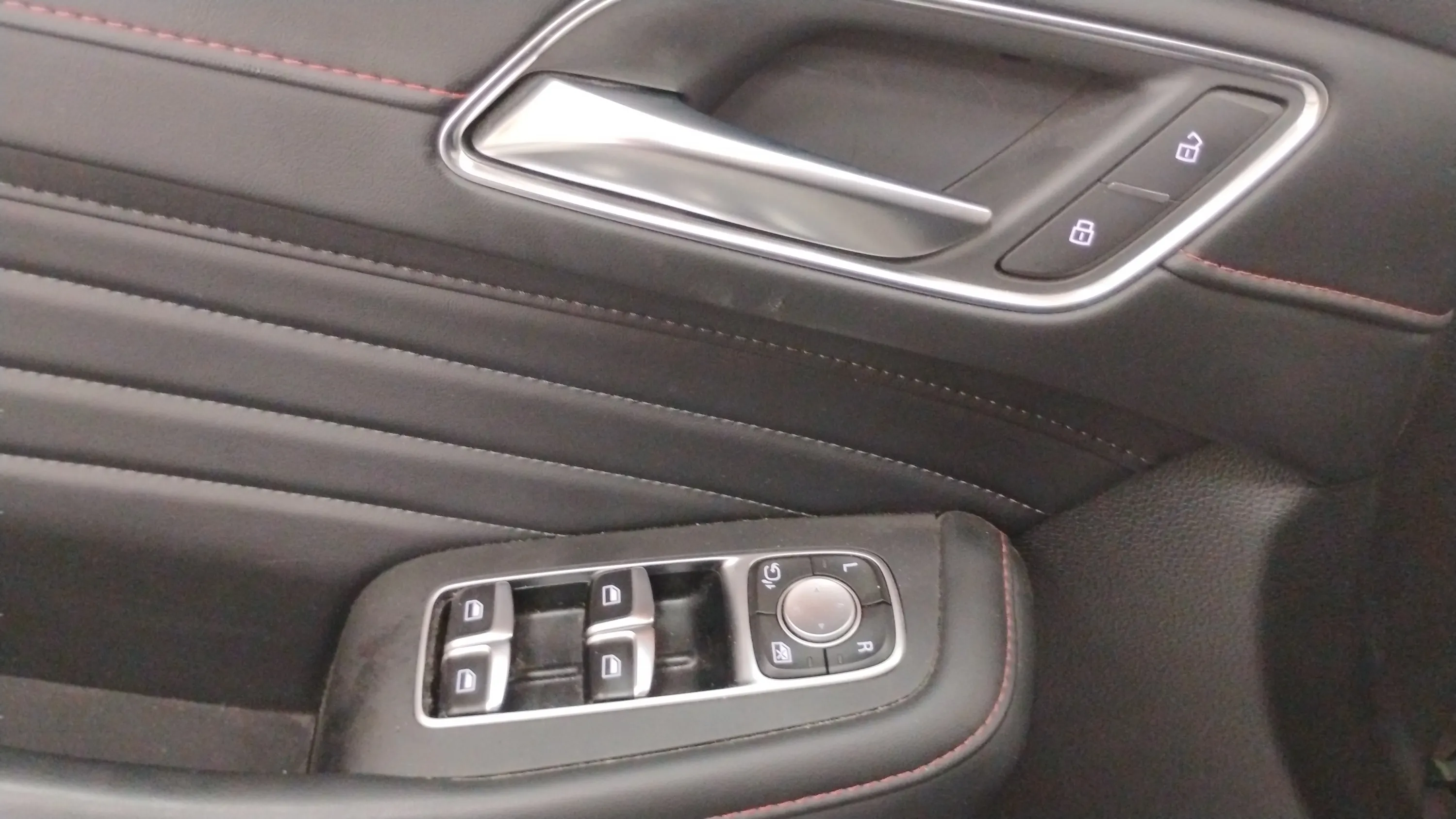 MG HS 1.5 Turbo GDI Luxury DCT - foto 19
