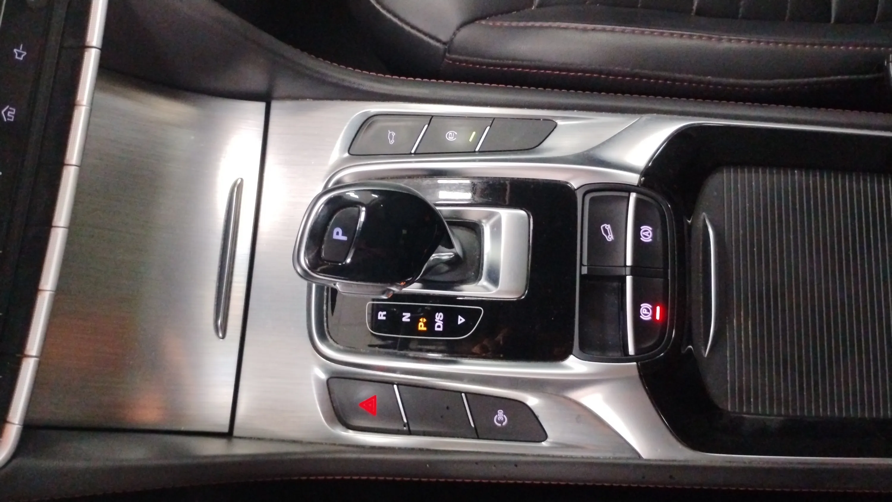 MG HS 1.5 Turbo GDI Luxury DCT - foto 21