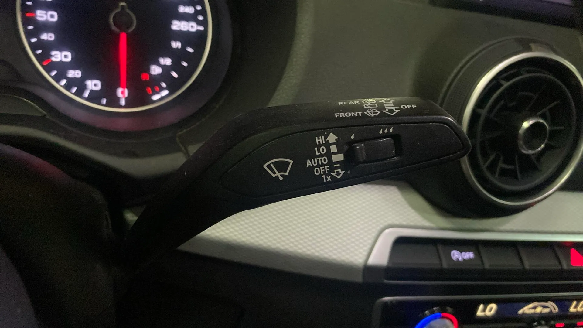 Audi Q2 design edition 1.6 TDI - foto 18