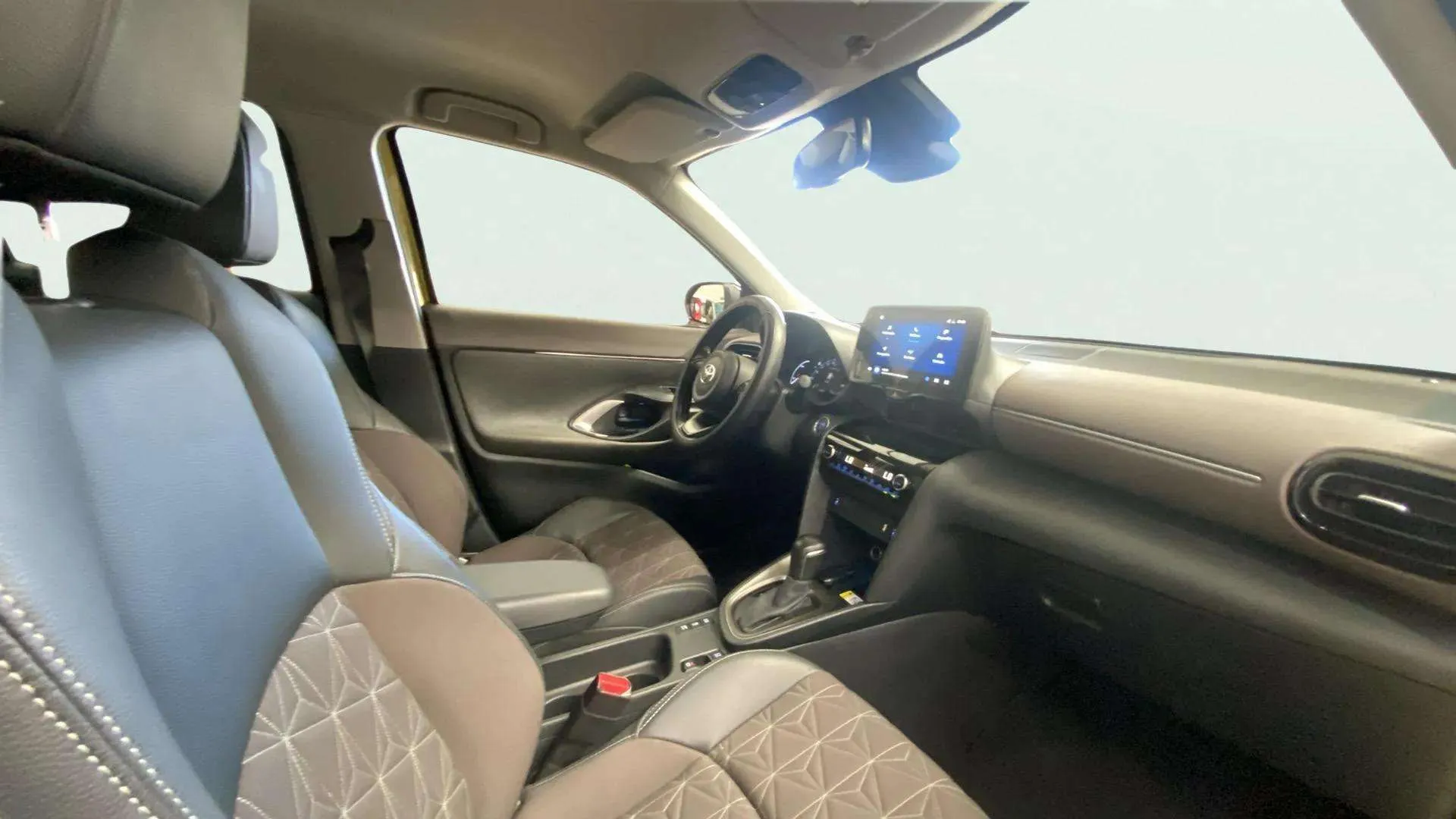 Toyota Yaris Cross 1.5 120H Active Tech - foto 17