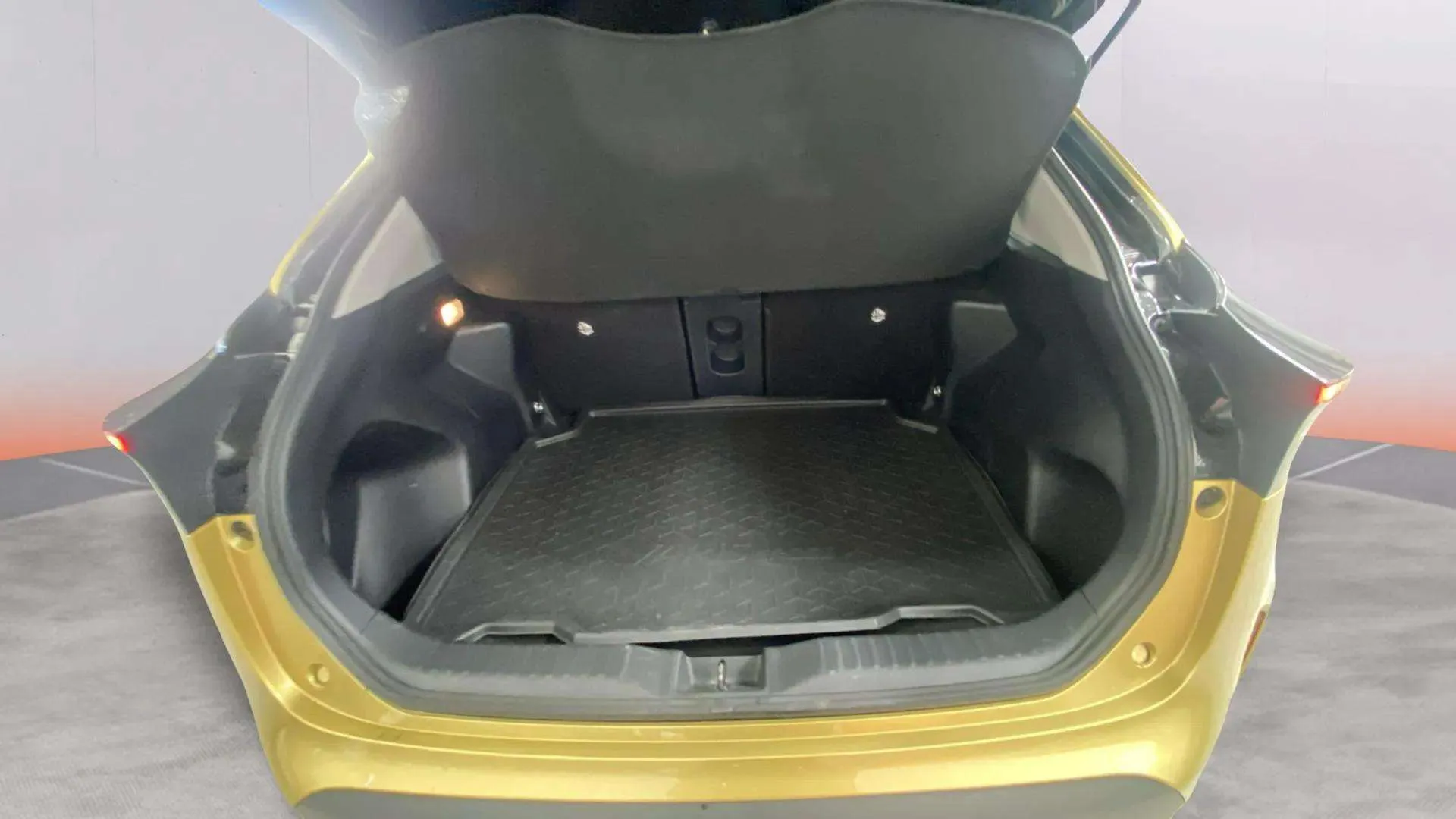 Toyota Yaris Cross 1.5 120H Active Tech - foto 15