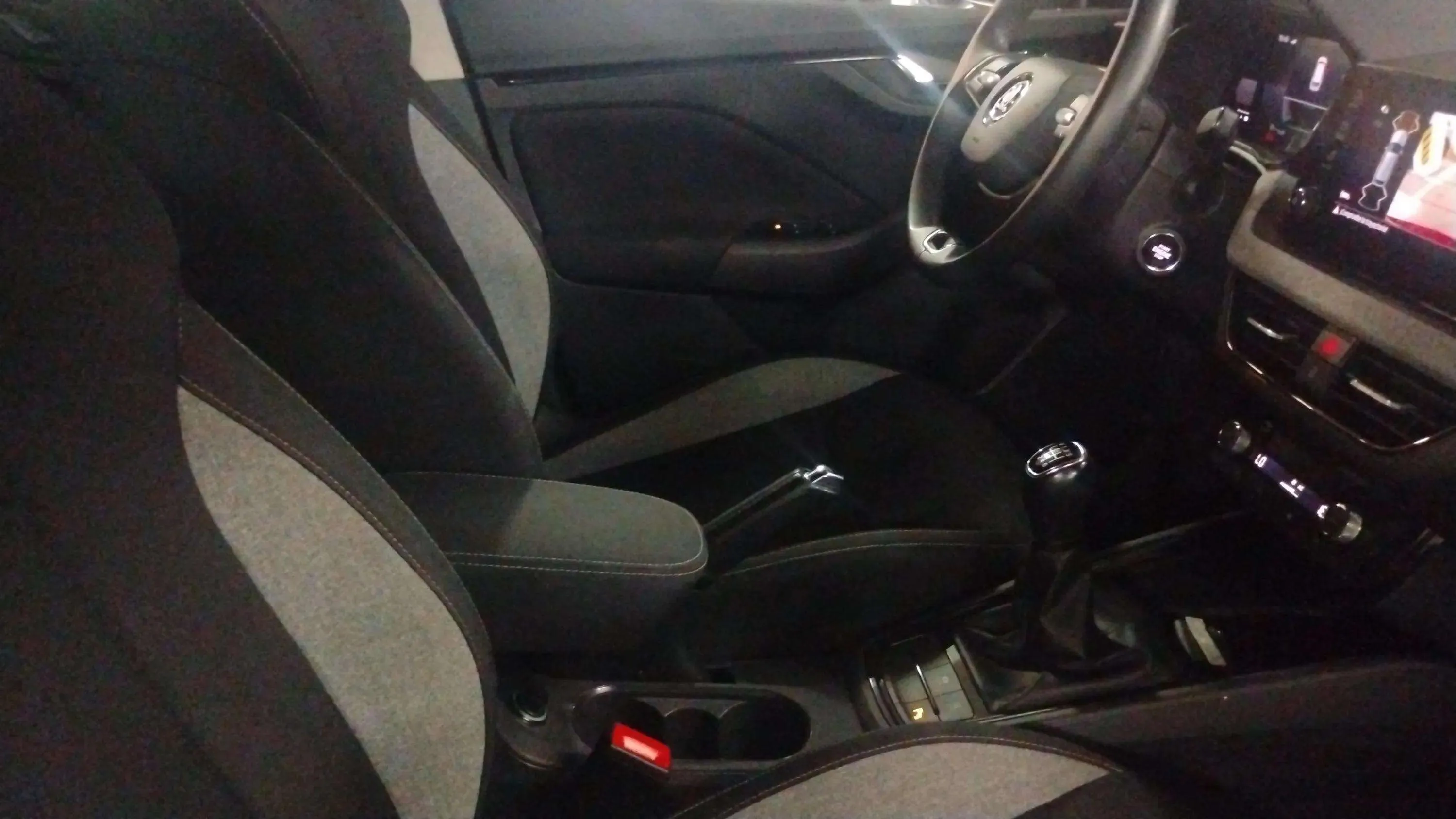 Škoda Kamiq 1.0 TSI Selection - foto 15