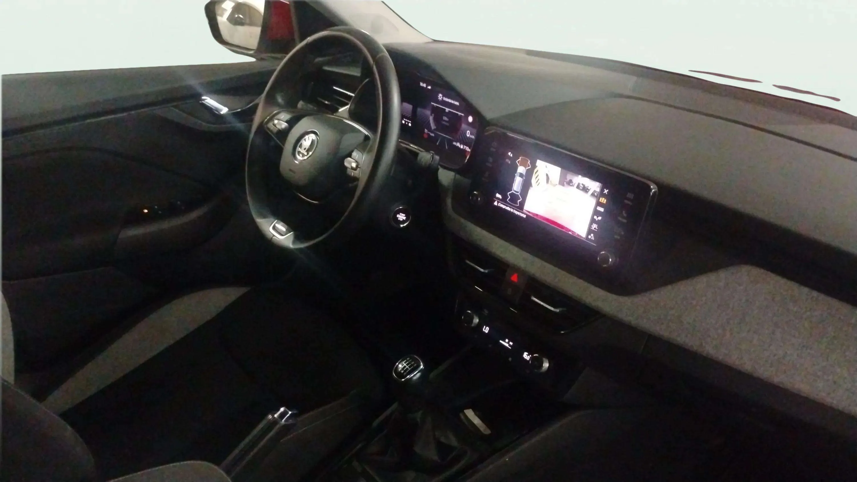 Škoda Kamiq 1.0 TSI Selection - foto 14