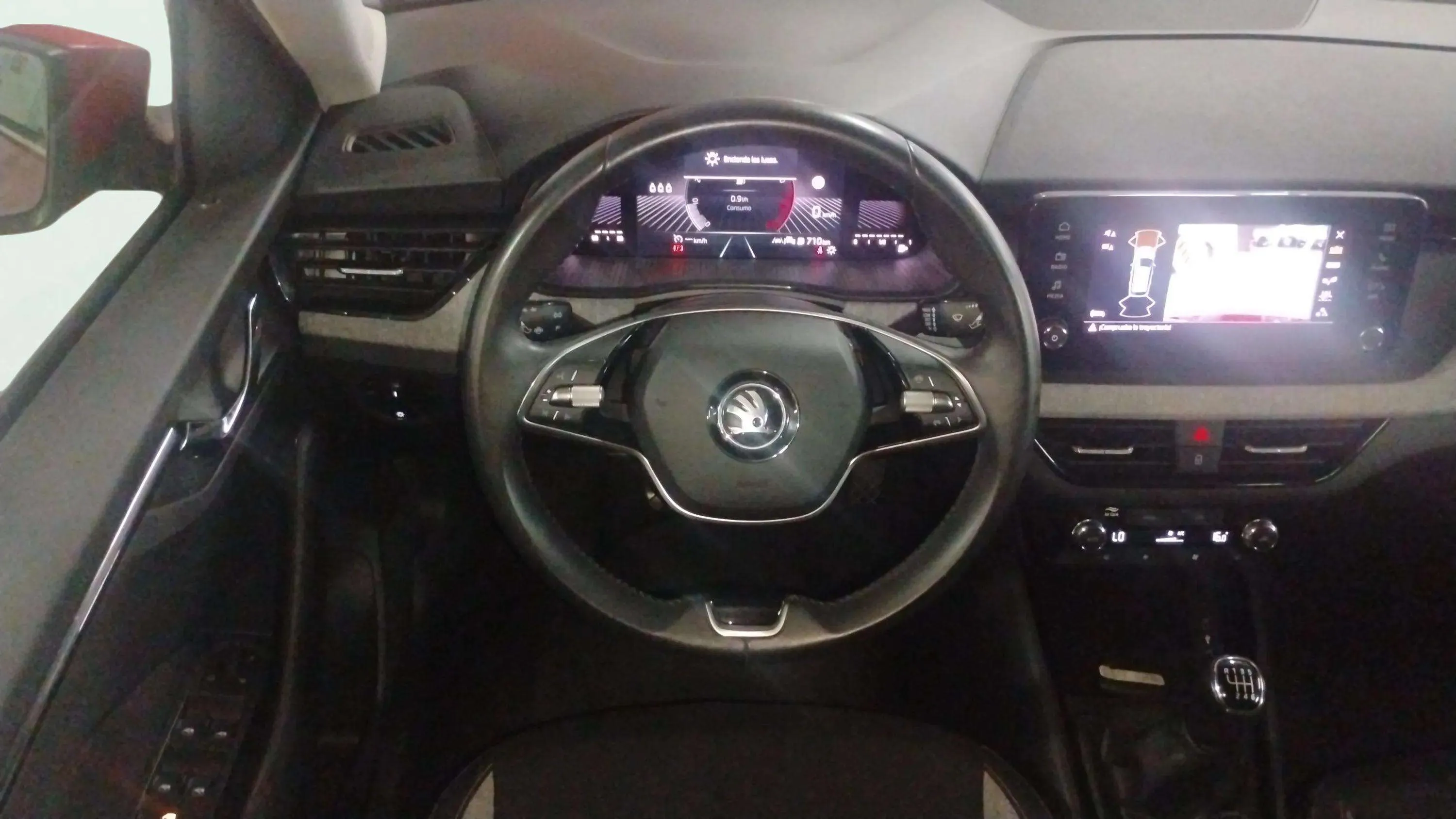 Škoda Kamiq 1.0 TSI Selection - foto 17