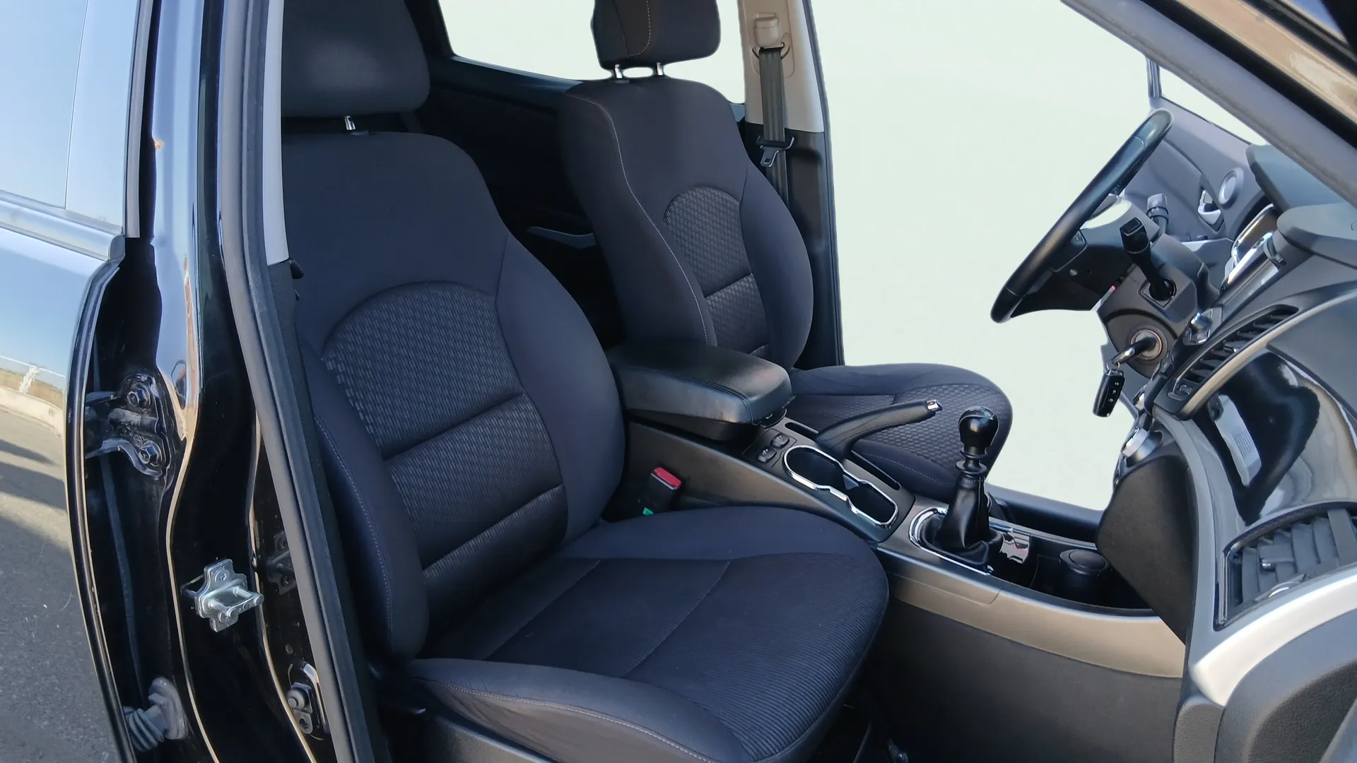 SsangYong Korando D22T Limited 4x2 - foto 11