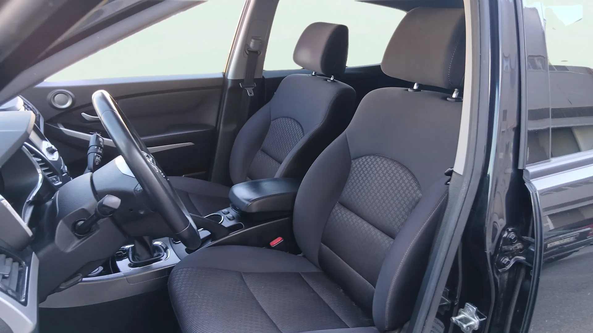SsangYong Korando D22T Limited 4x2 - foto 10