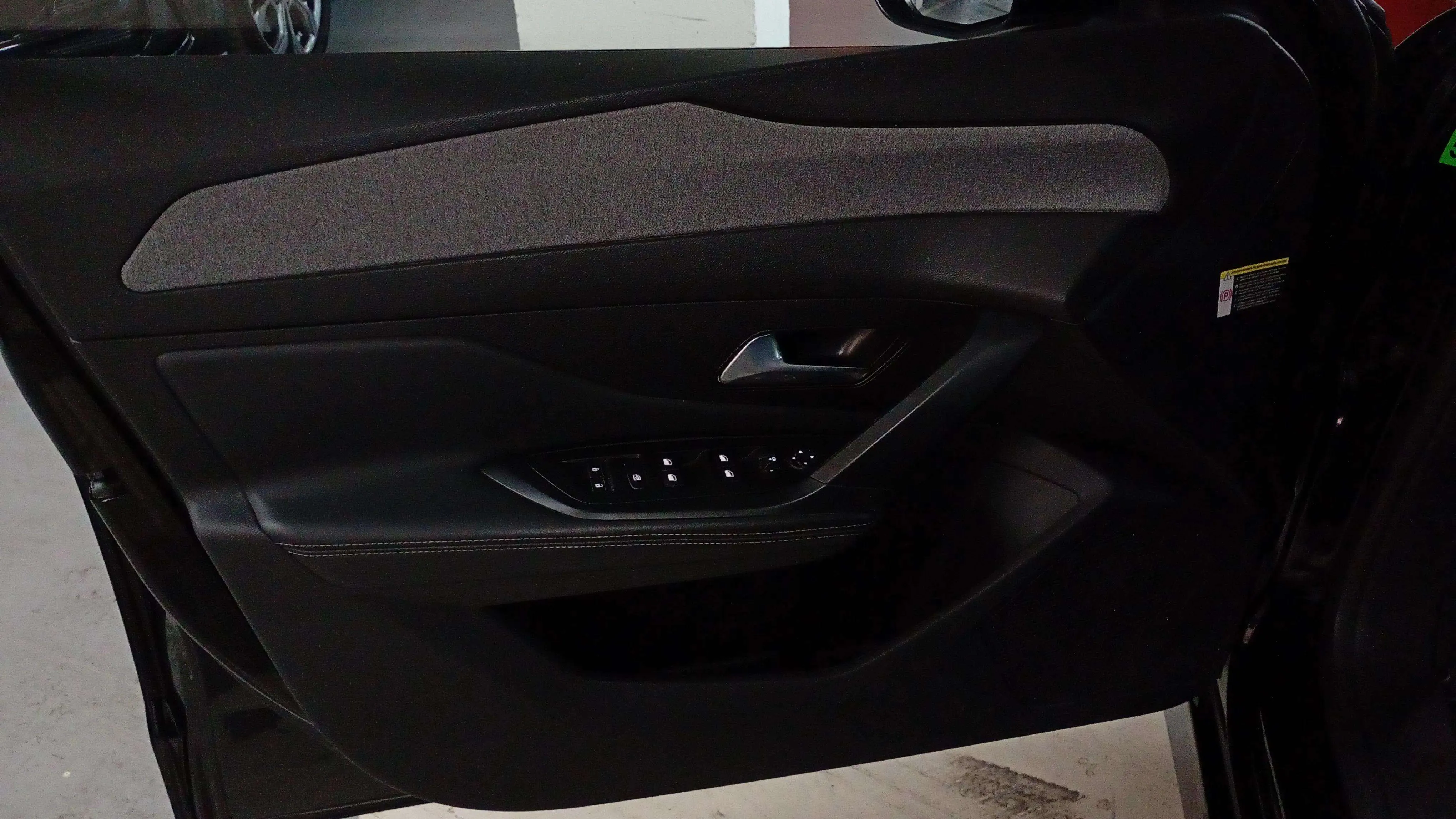 Peugeot 308 Allure BlueHDi 130 EAT8 - foto 17