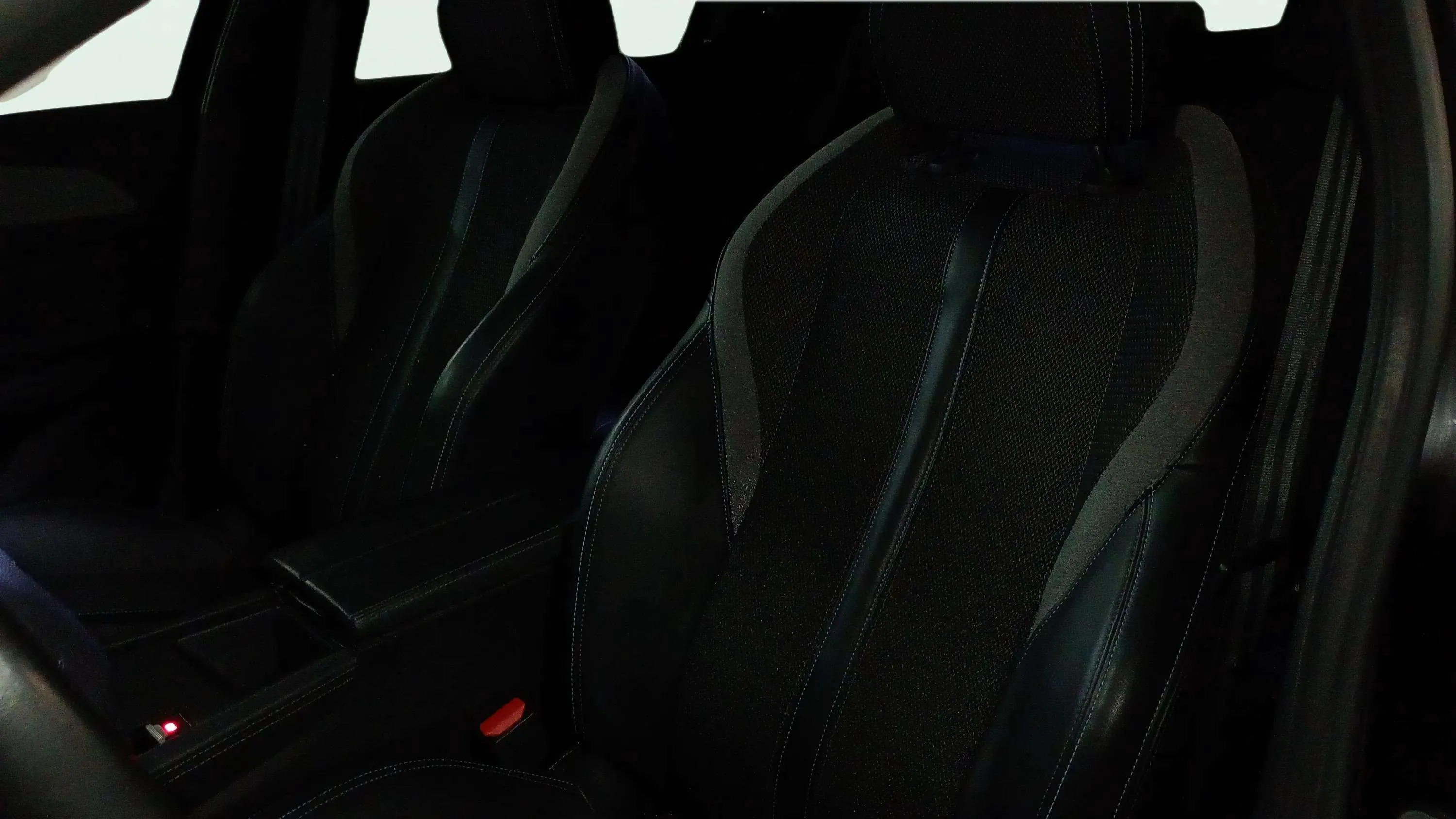 Peugeot 308 Allure BlueHDi 130 EAT8 - foto 7