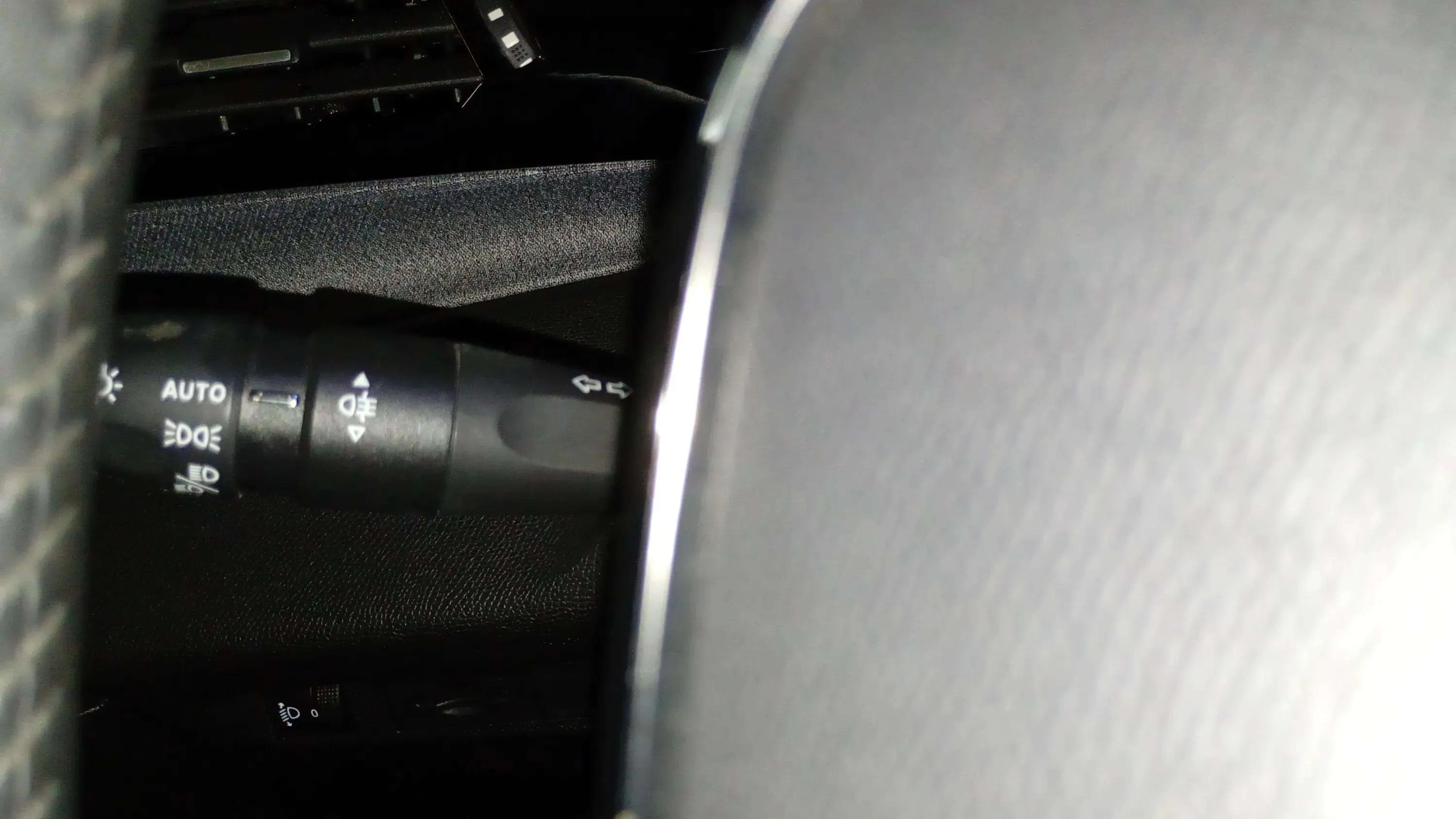 Peugeot 308 Allure BlueHDi 130 EAT8 - foto 16