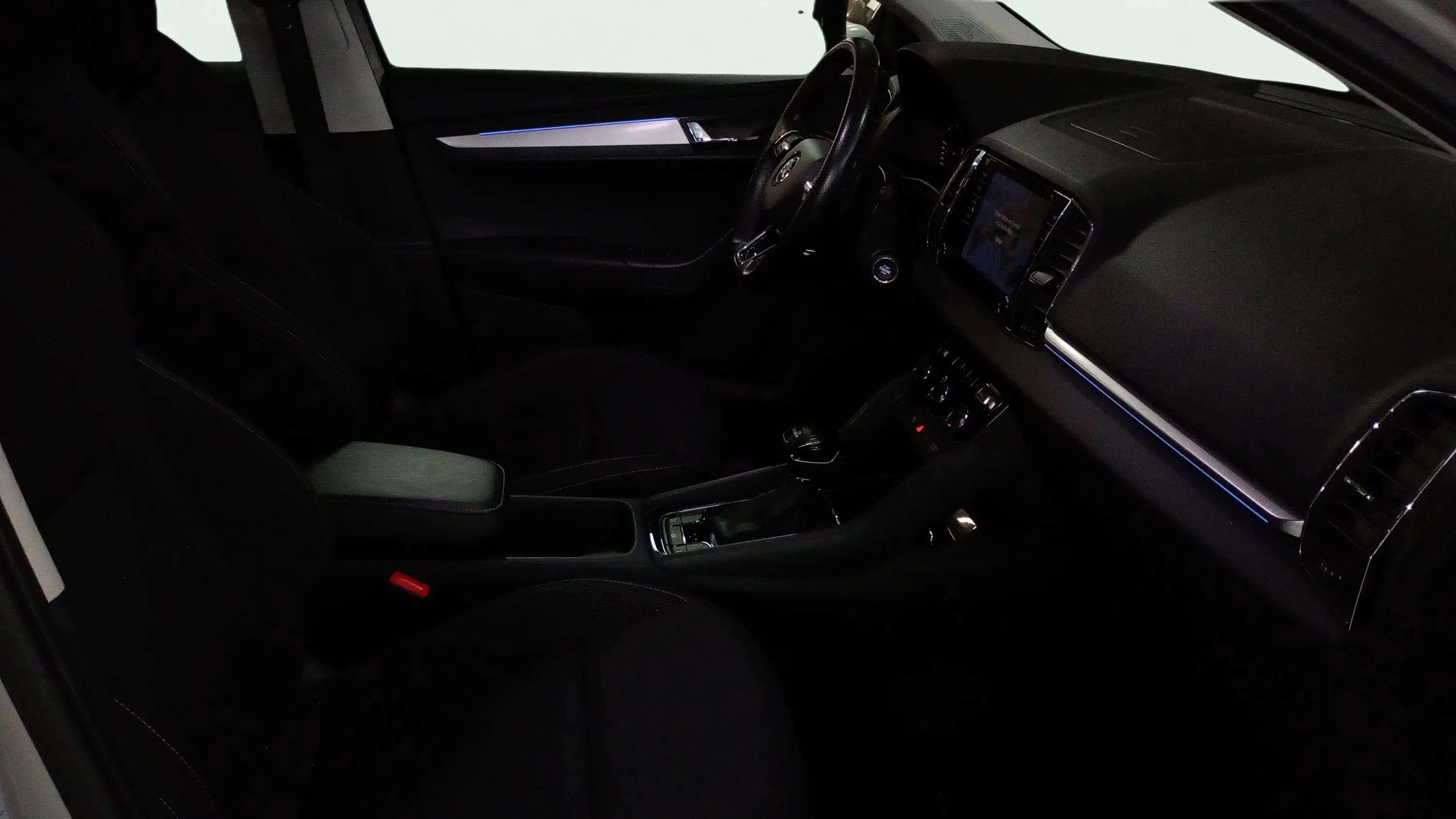 Škoda Karoq 1.5 TSI DSG ACT Selection - foto 16
