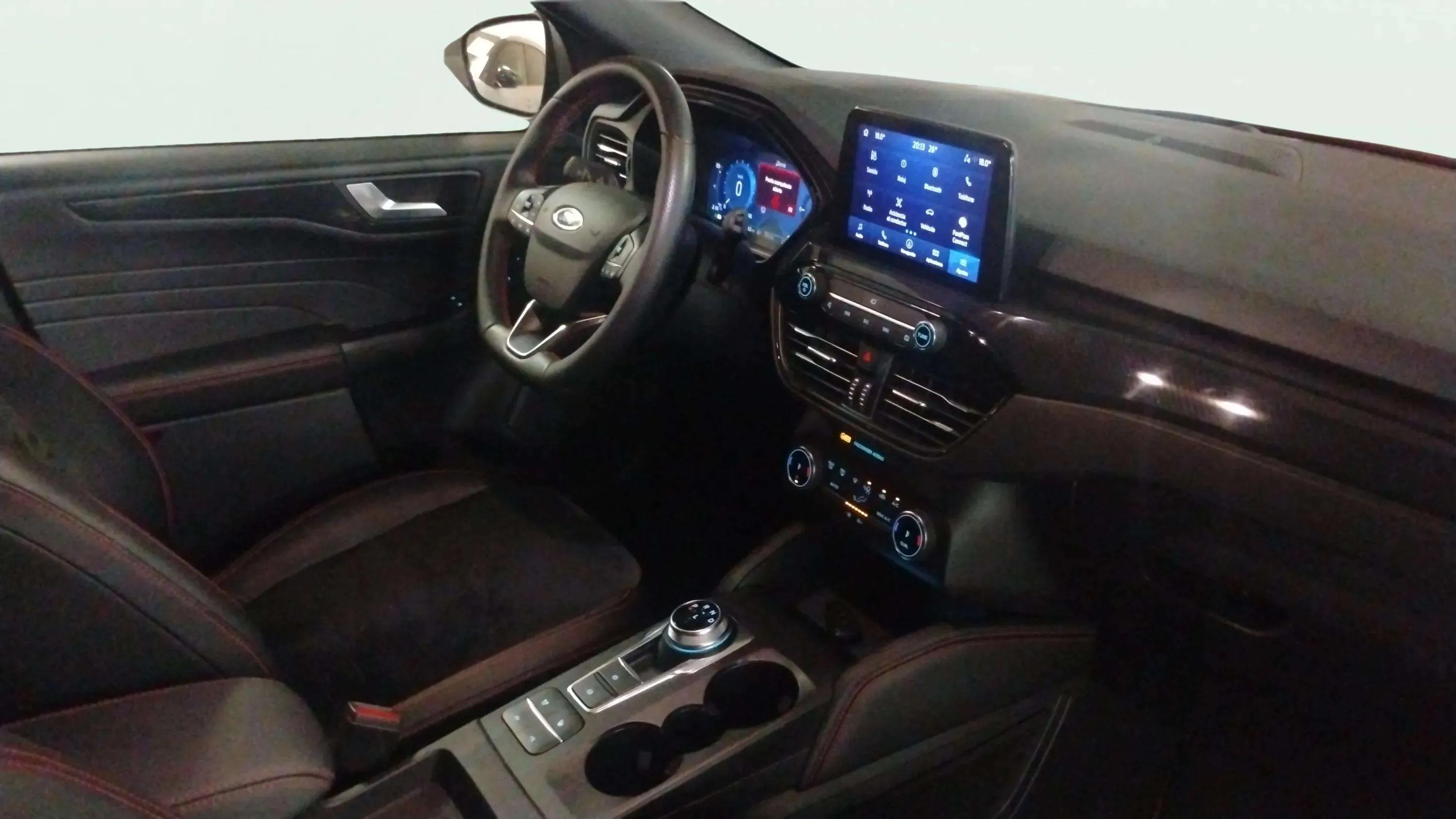Ford Kuga ST-Line X 2.5 Duratec PHEV - foto 15