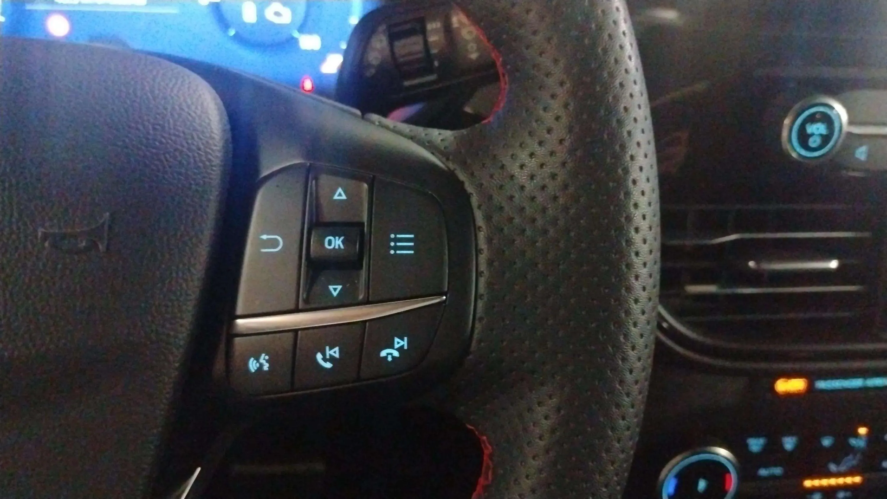 Ford Kuga ST-Line X 2.5 Duratec PHEV - foto 22