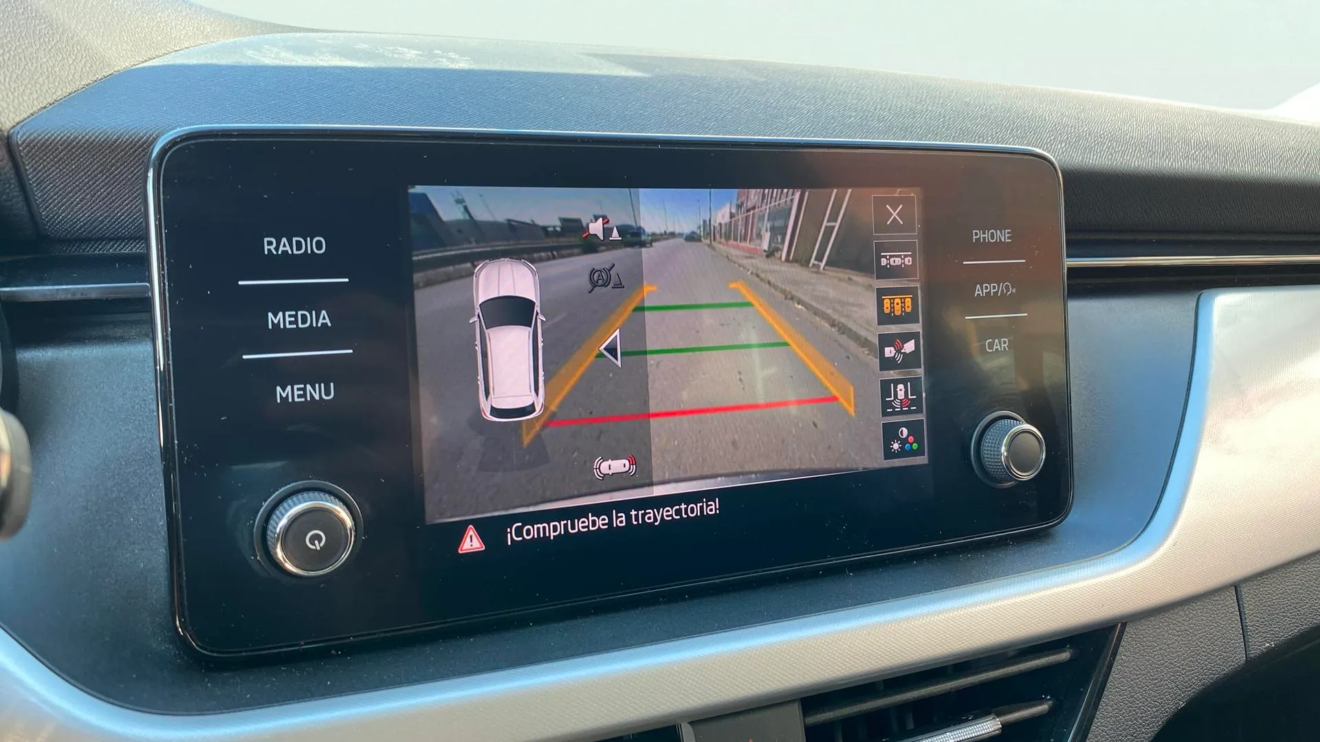 Škoda Kamiq 1.0 TSI Ambition - foto 17