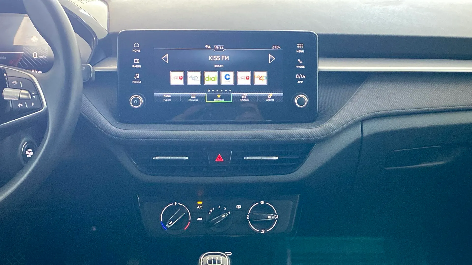 Škoda Fabia 1.0 TSI Selection - foto 16
