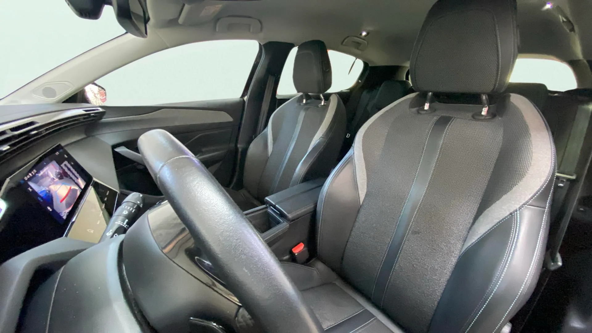 Peugeot 308 Allure BlueHDi 130 EAT8 - foto 10