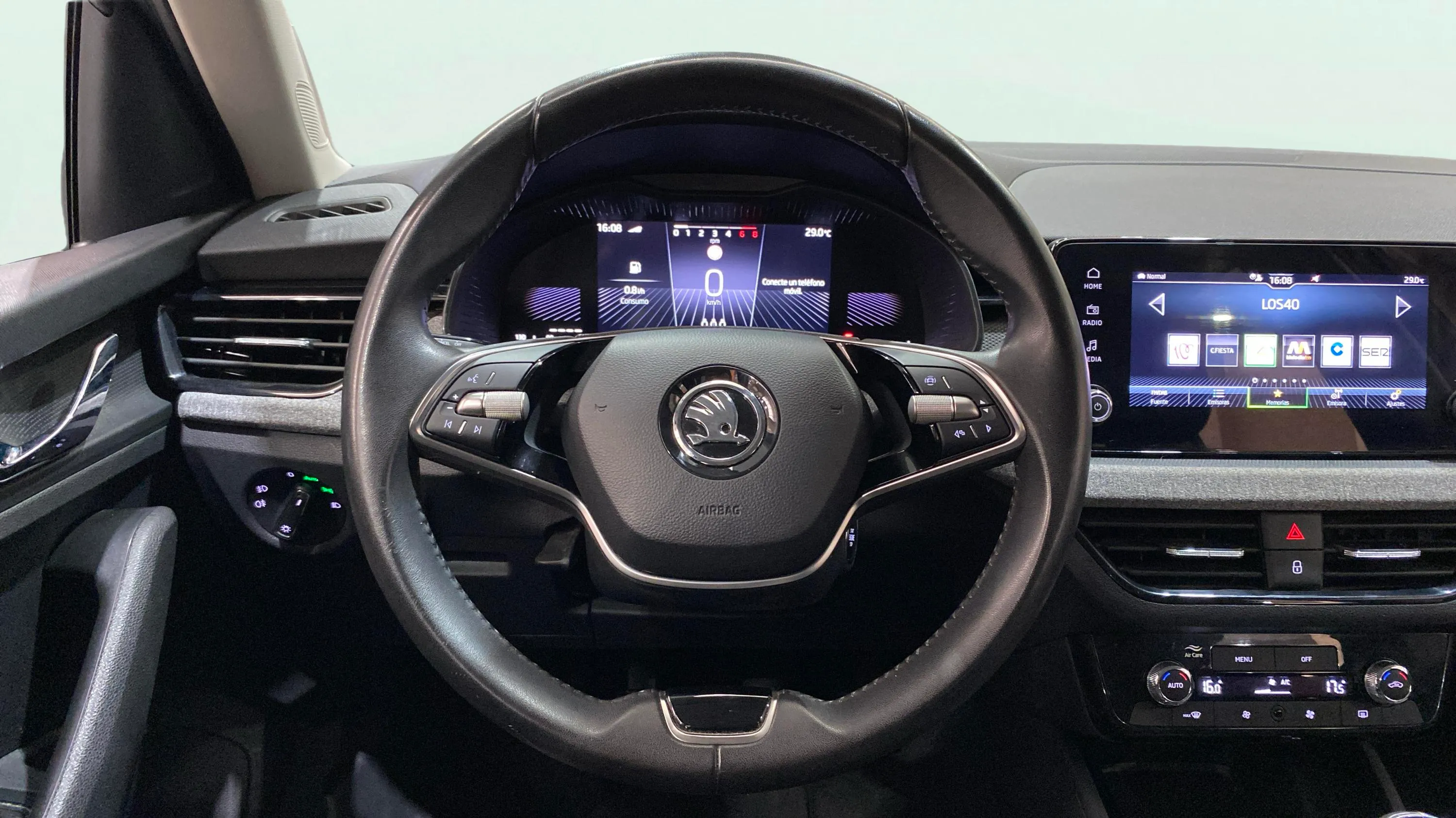 Škoda Kamiq 1.0 TSI Selection - foto 18