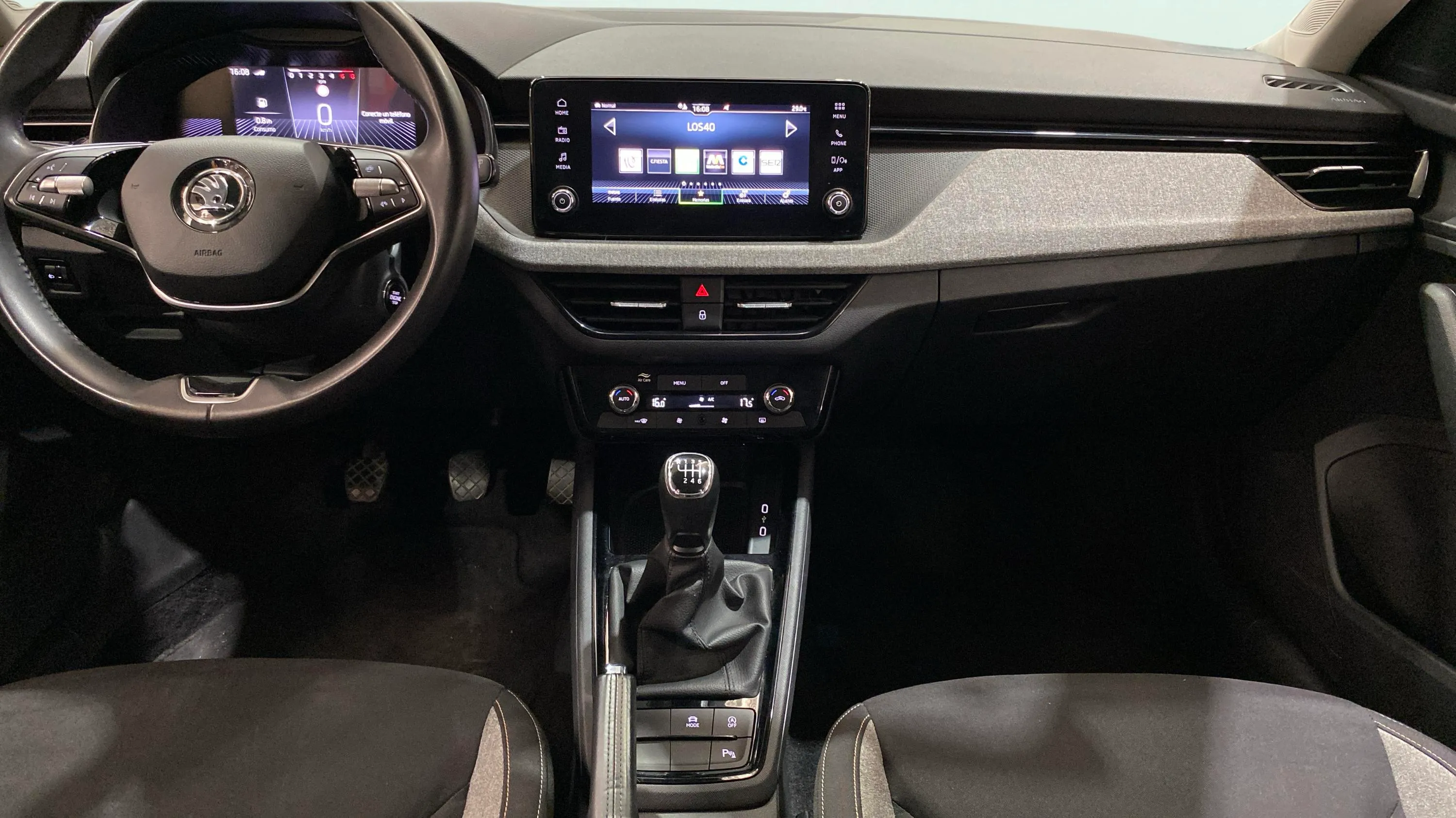 Škoda Kamiq 1.0 TSI Selection - foto 23