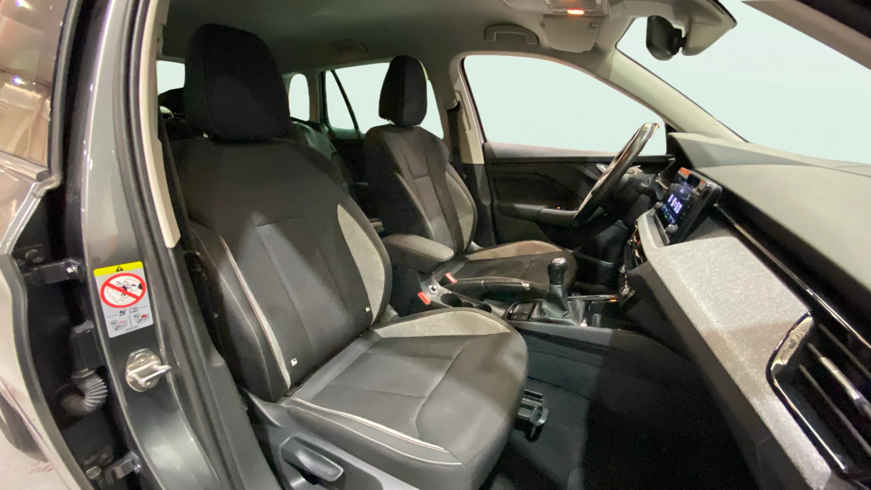 Škoda Kamiq 1.0 TSI Selection - foto 11