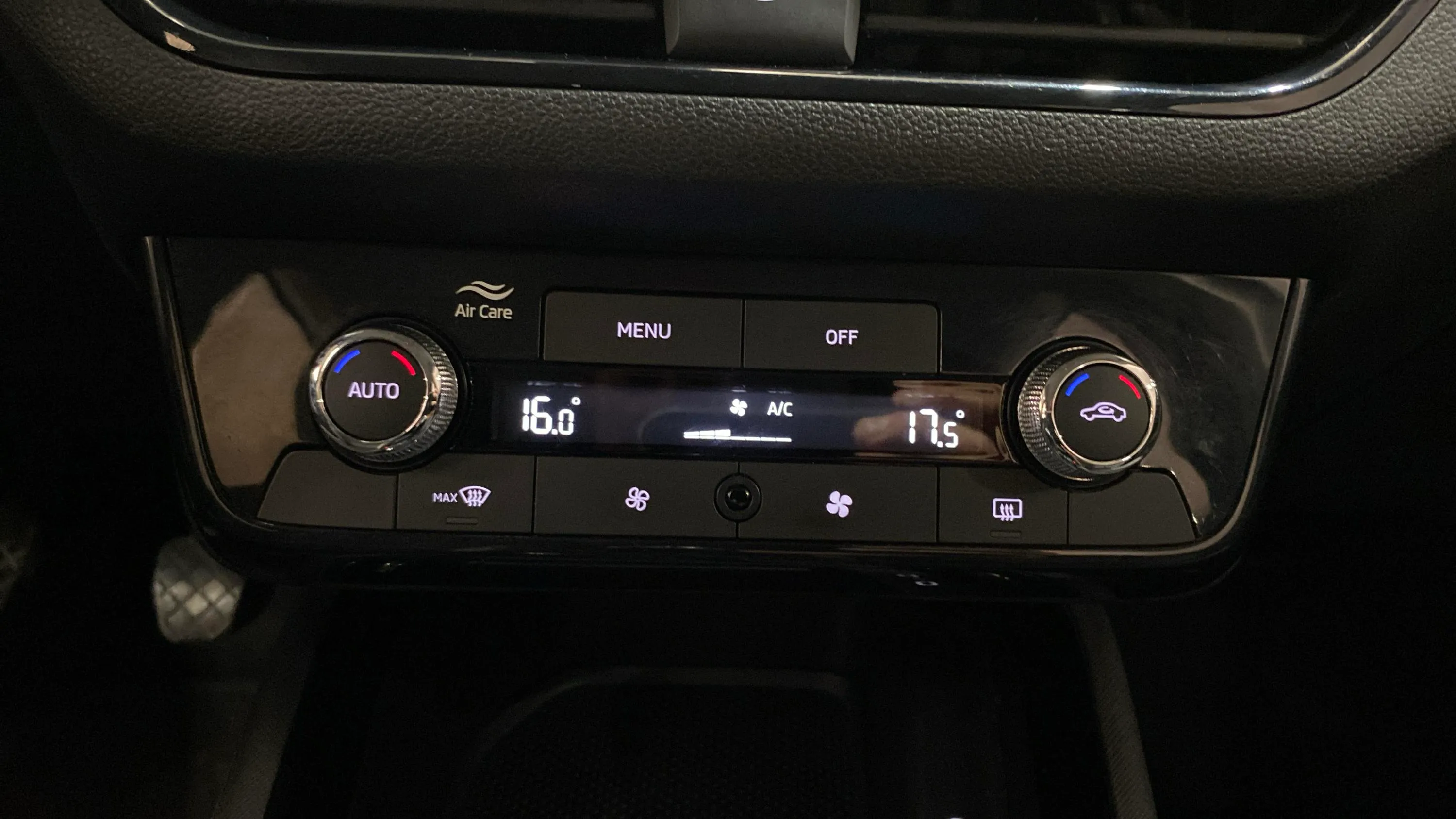 Škoda Kamiq 1.0 TSI Selection - foto 29