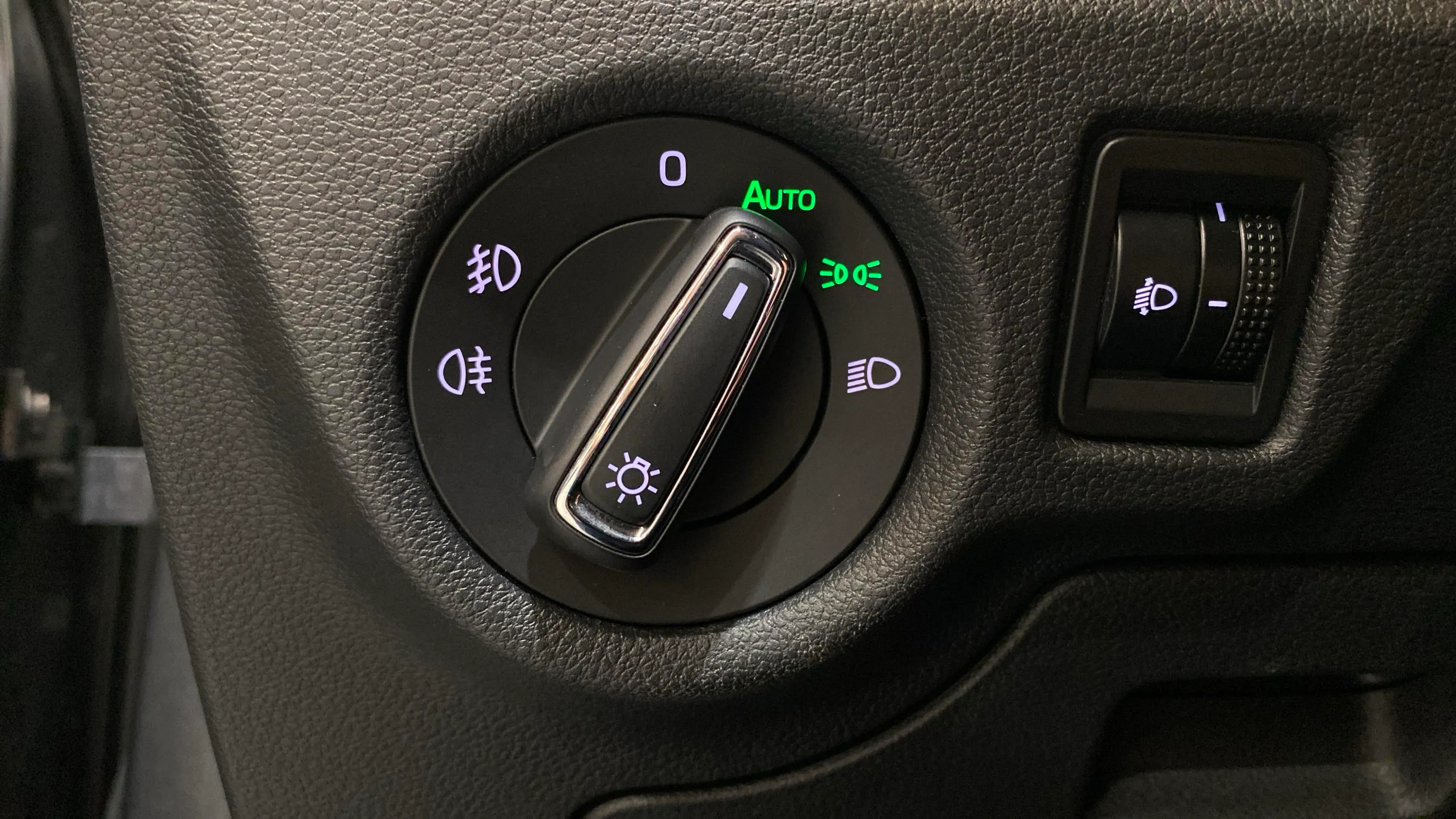 Škoda Kamiq 1.0 TSI Selection - foto 17