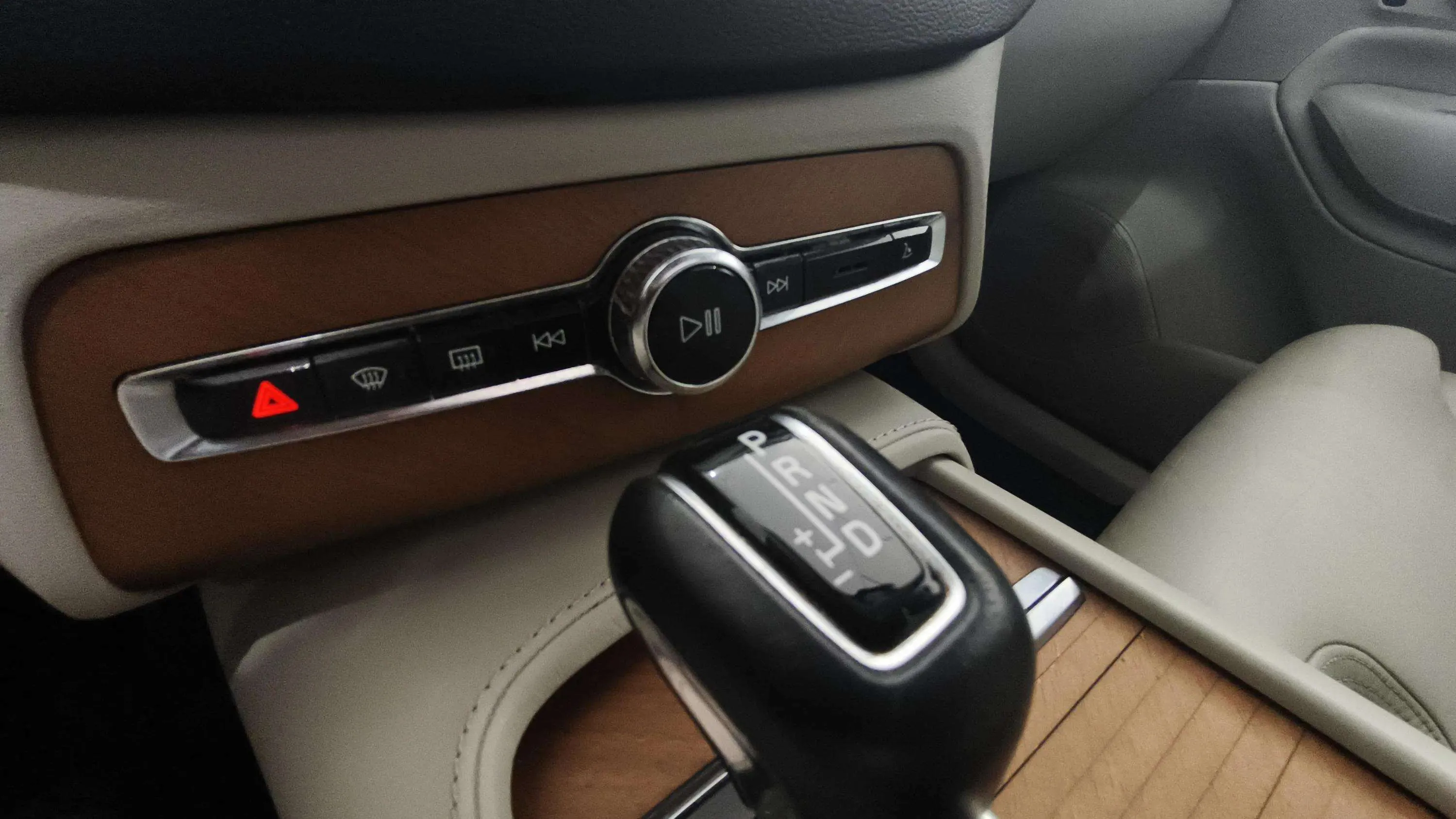 Volvo XC90 2.0 D5 AWD Inscription - foto 19