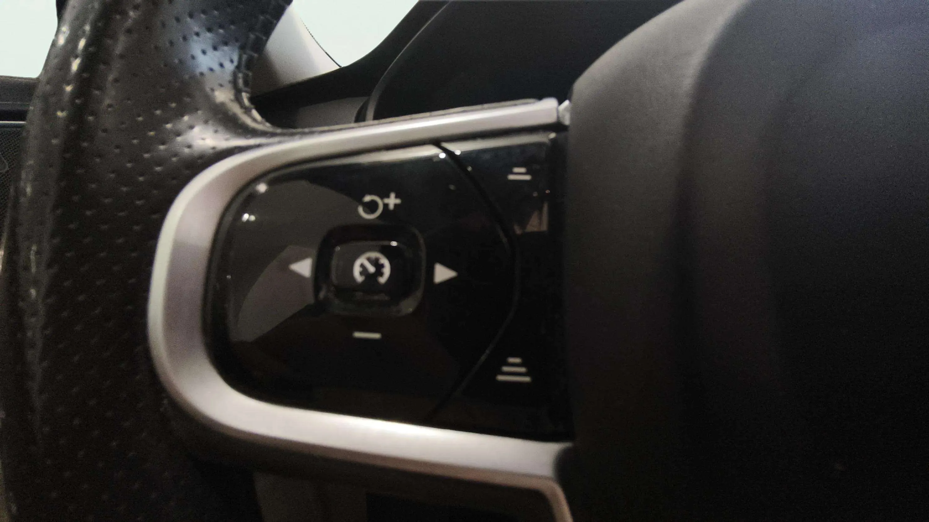 Volvo XC90 2.0 D5 AWD Inscription - foto 10