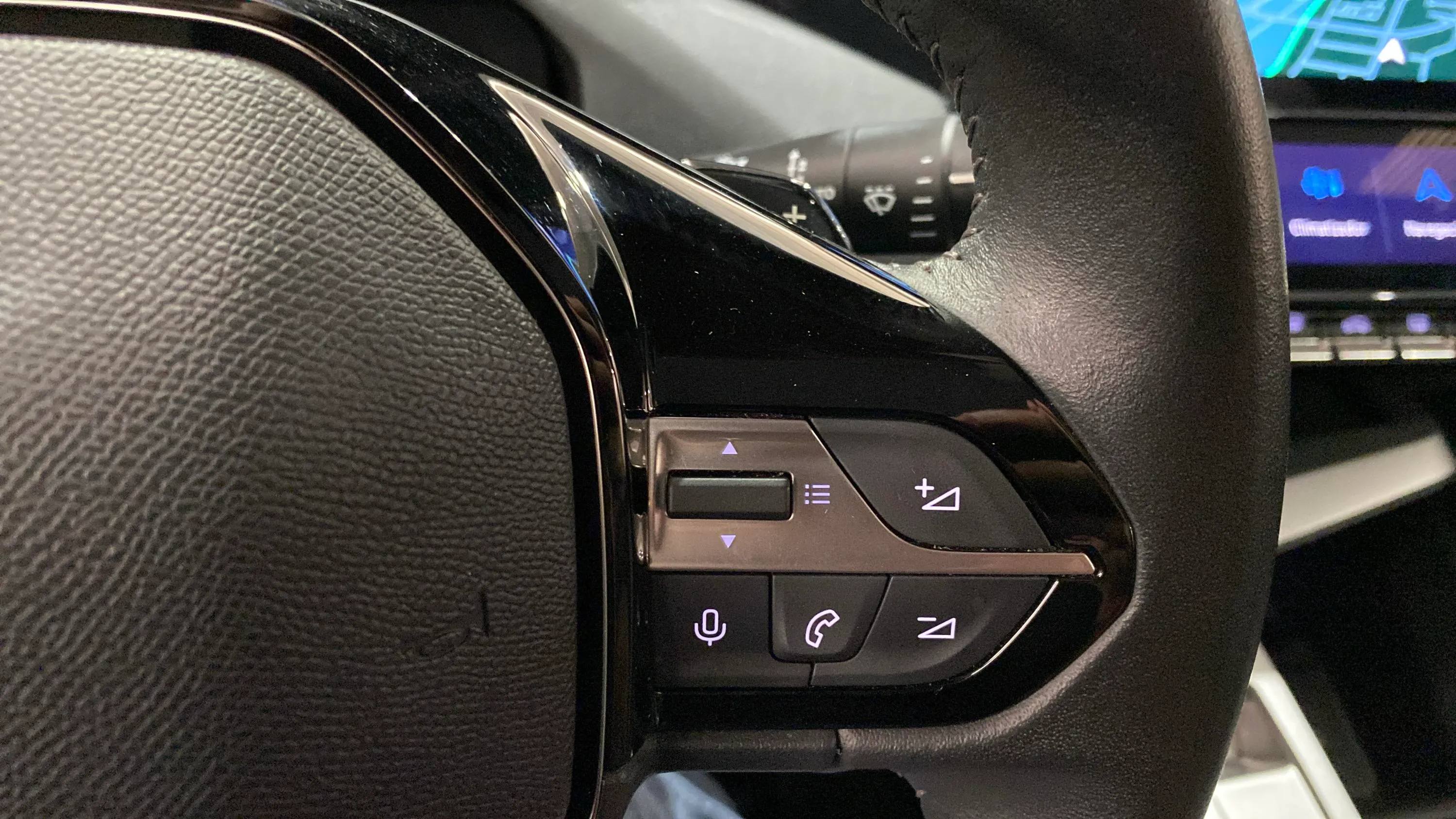 Peugeot 308 Allure BlueHDi 130 EAT8 - foto 19