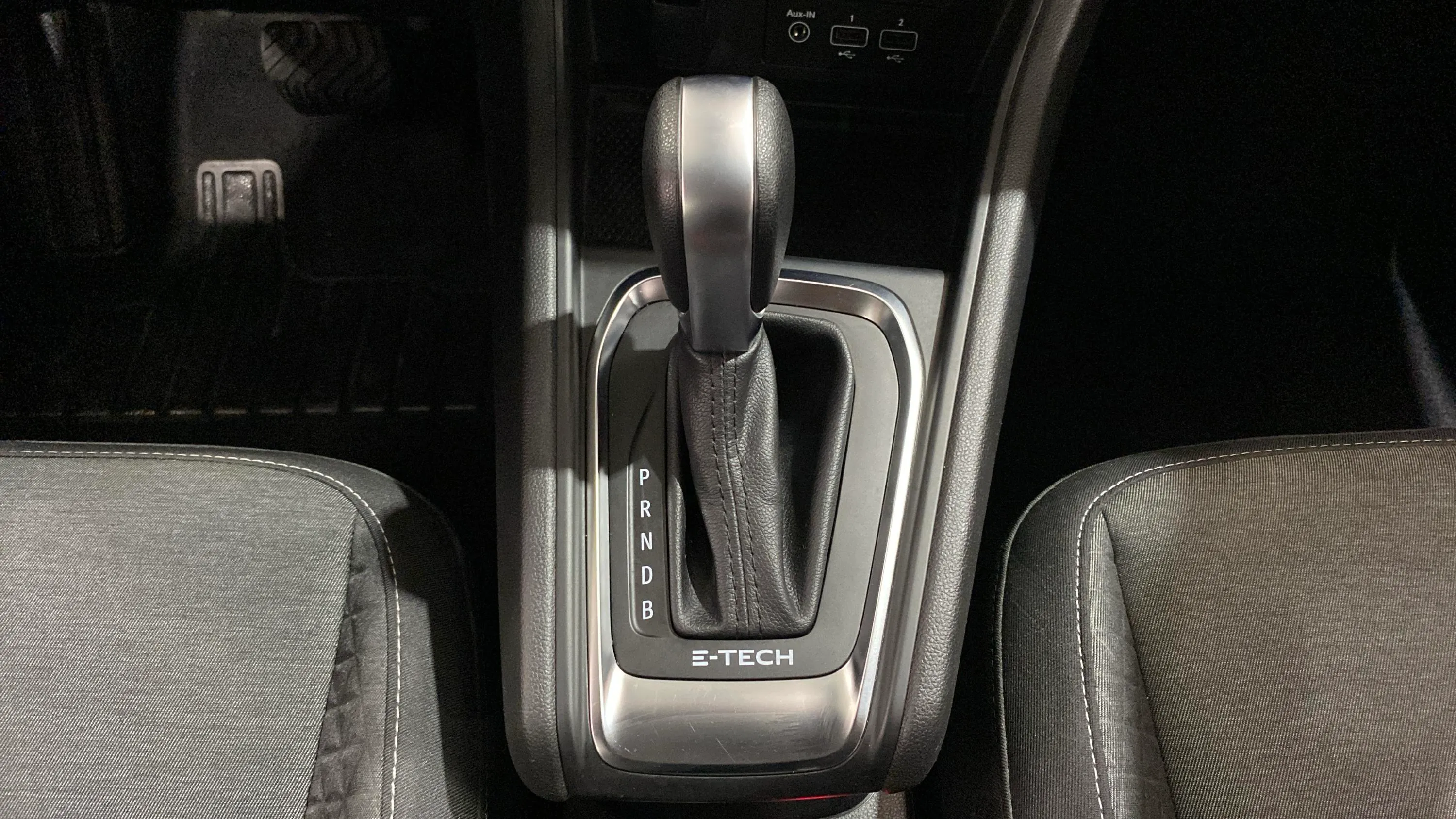 Renault Captur techno evolution E-Tech PHEV - foto 32