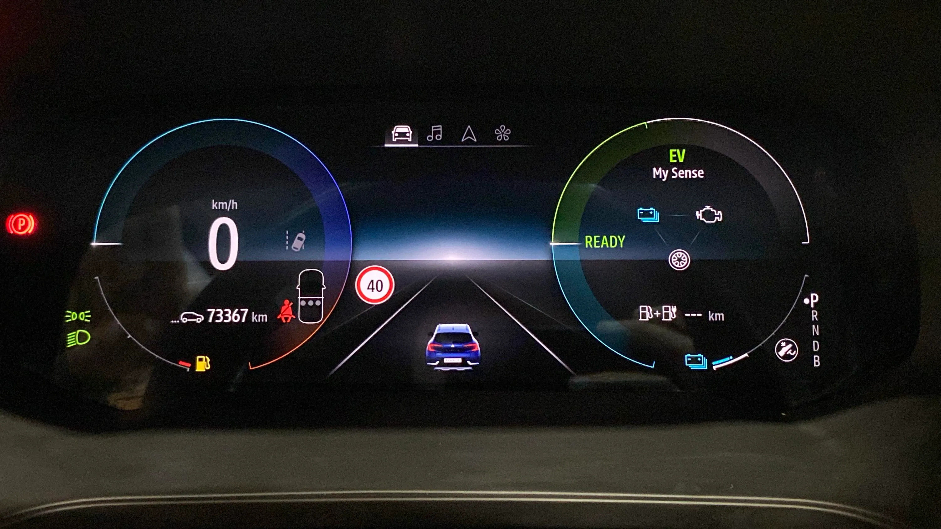 Renault Captur techno evolution E-Tech PHEV - foto 24