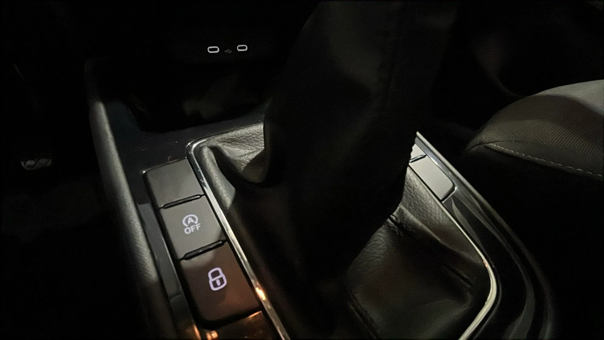 Škoda Fabia 1.0 TSI Selection - foto 19