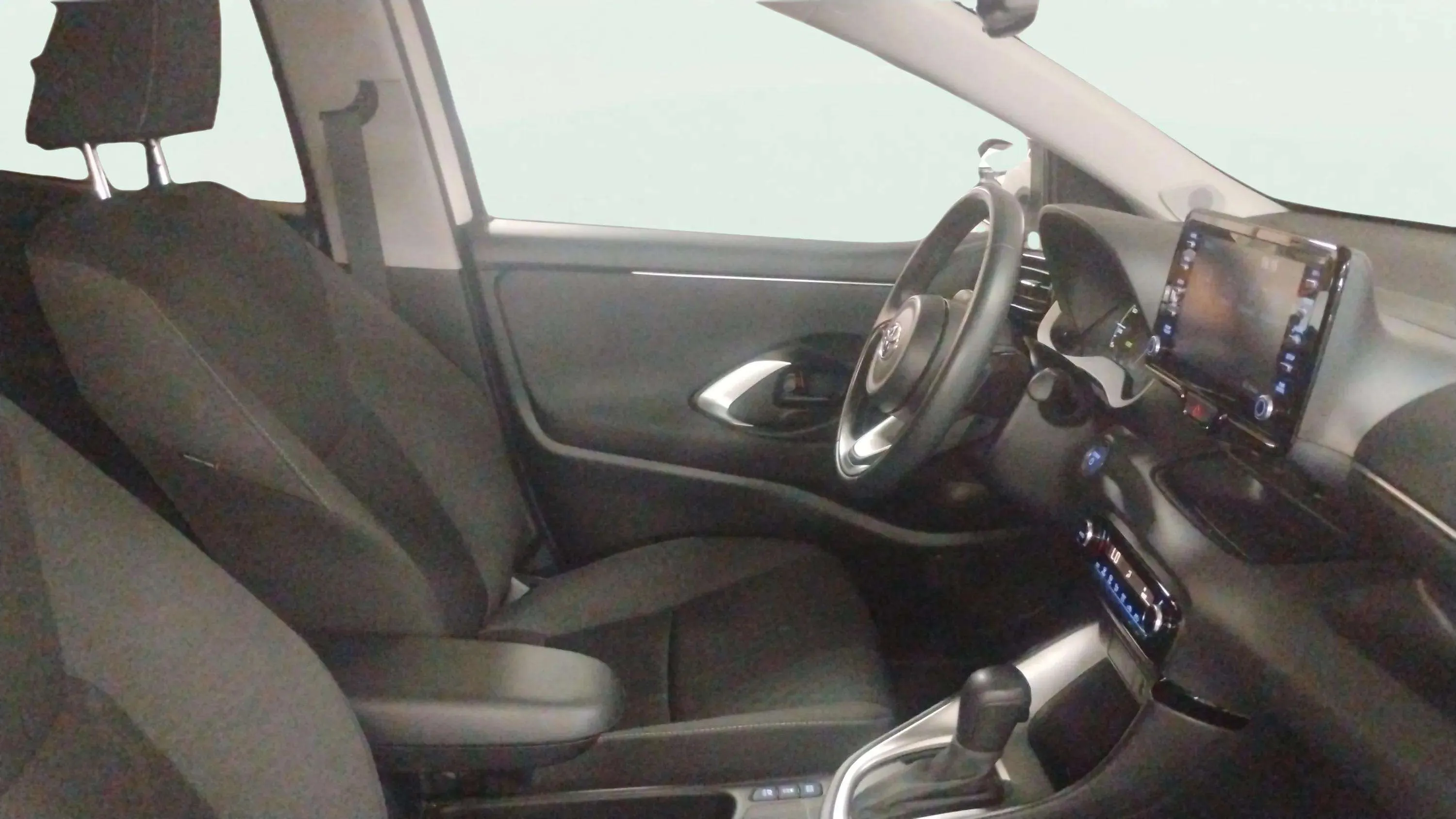 Toyota Yaris 1.5 120H Active Tech - foto 8