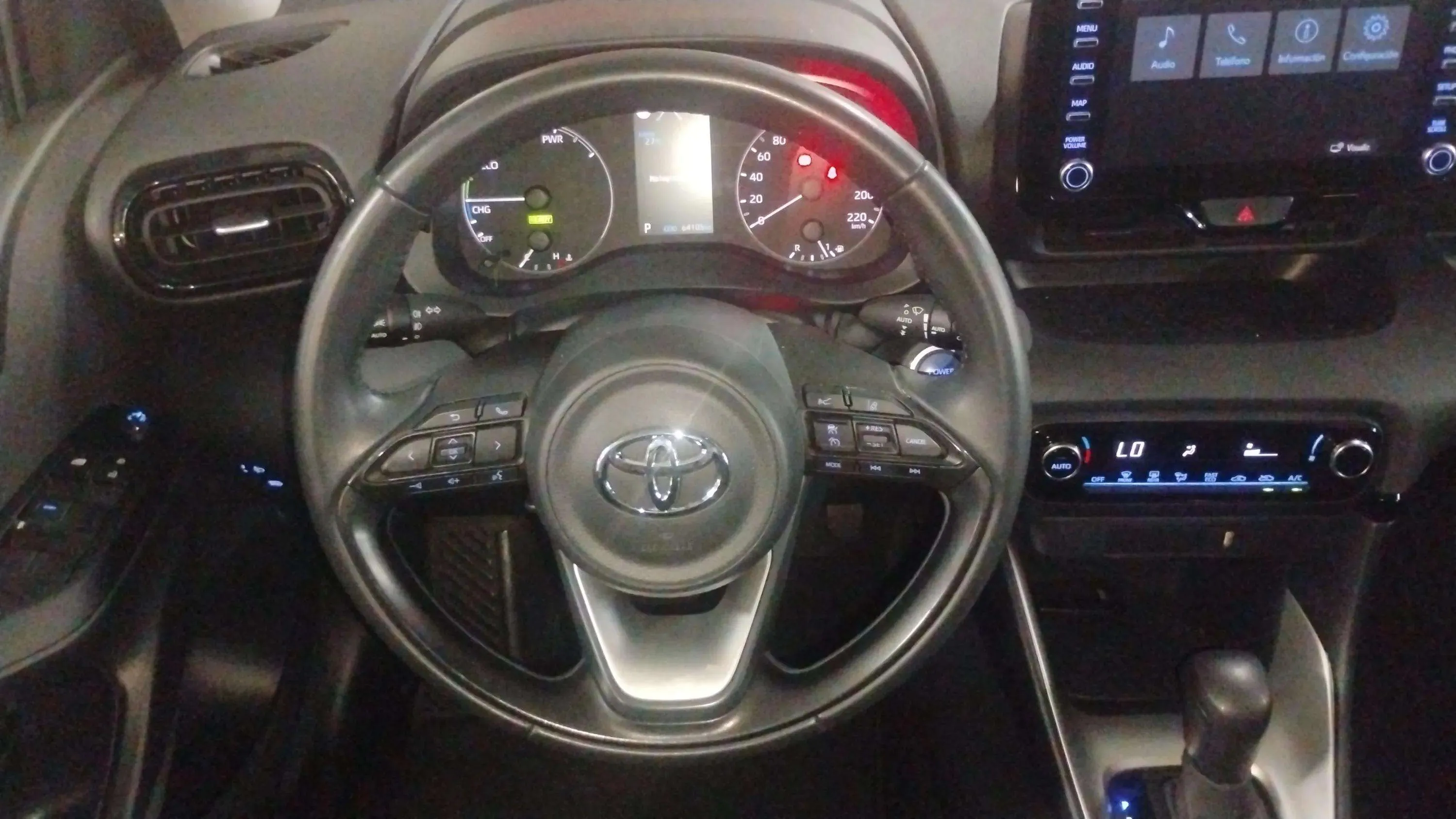 Toyota Yaris 1.5 120H Active Tech - foto 17