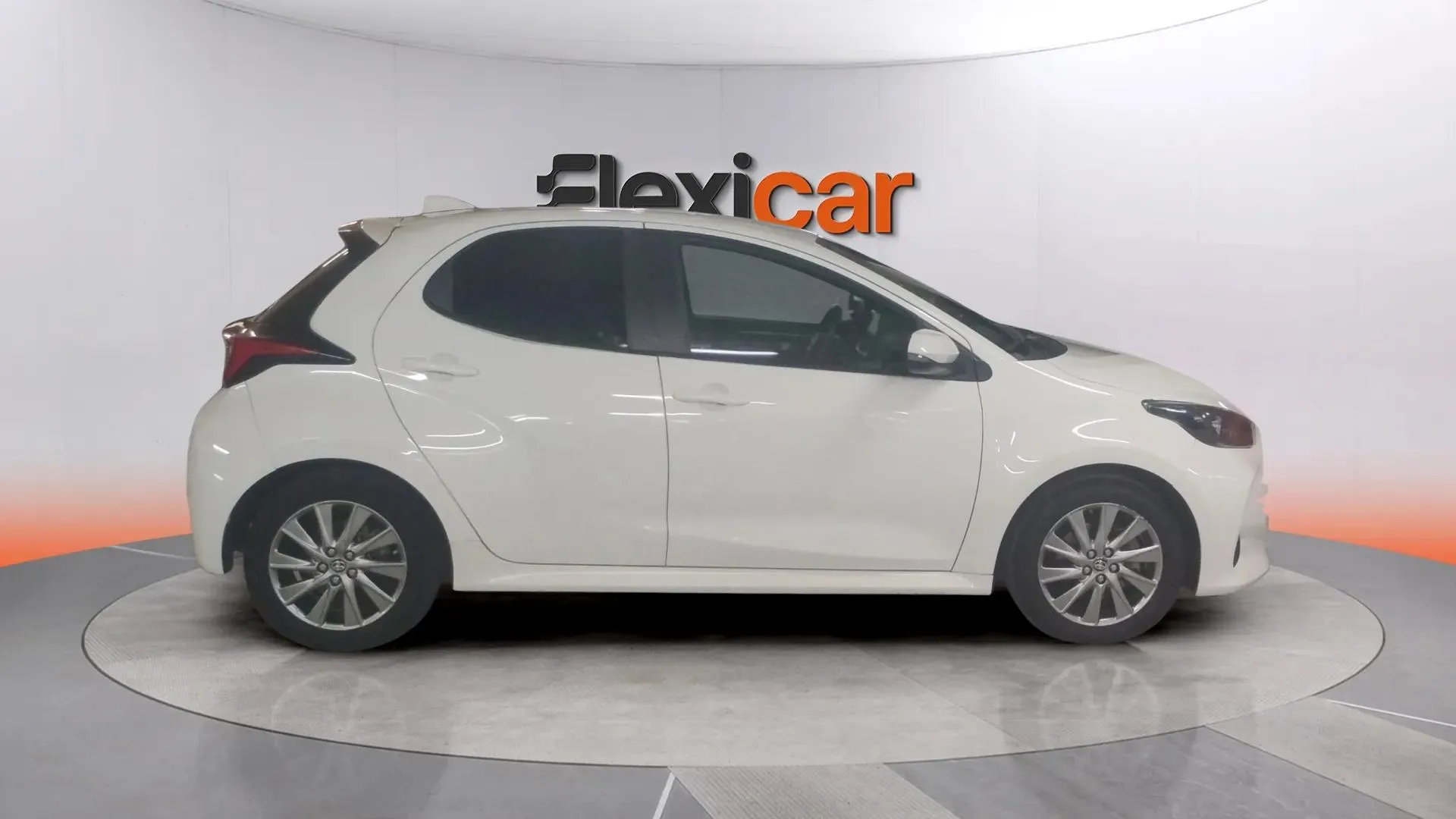 Toyota Yaris 1.5 120H Active Tech - foto 3