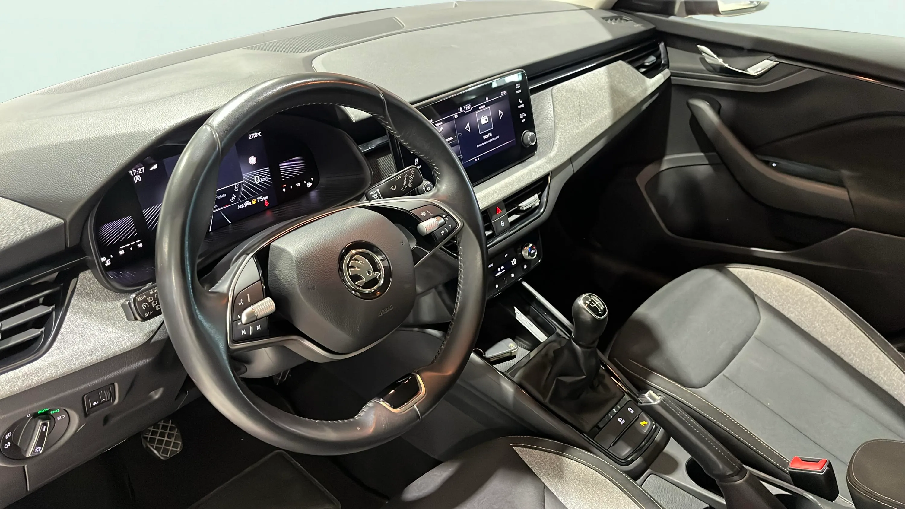Škoda Kamiq 1.0 TSI Selection - foto 10