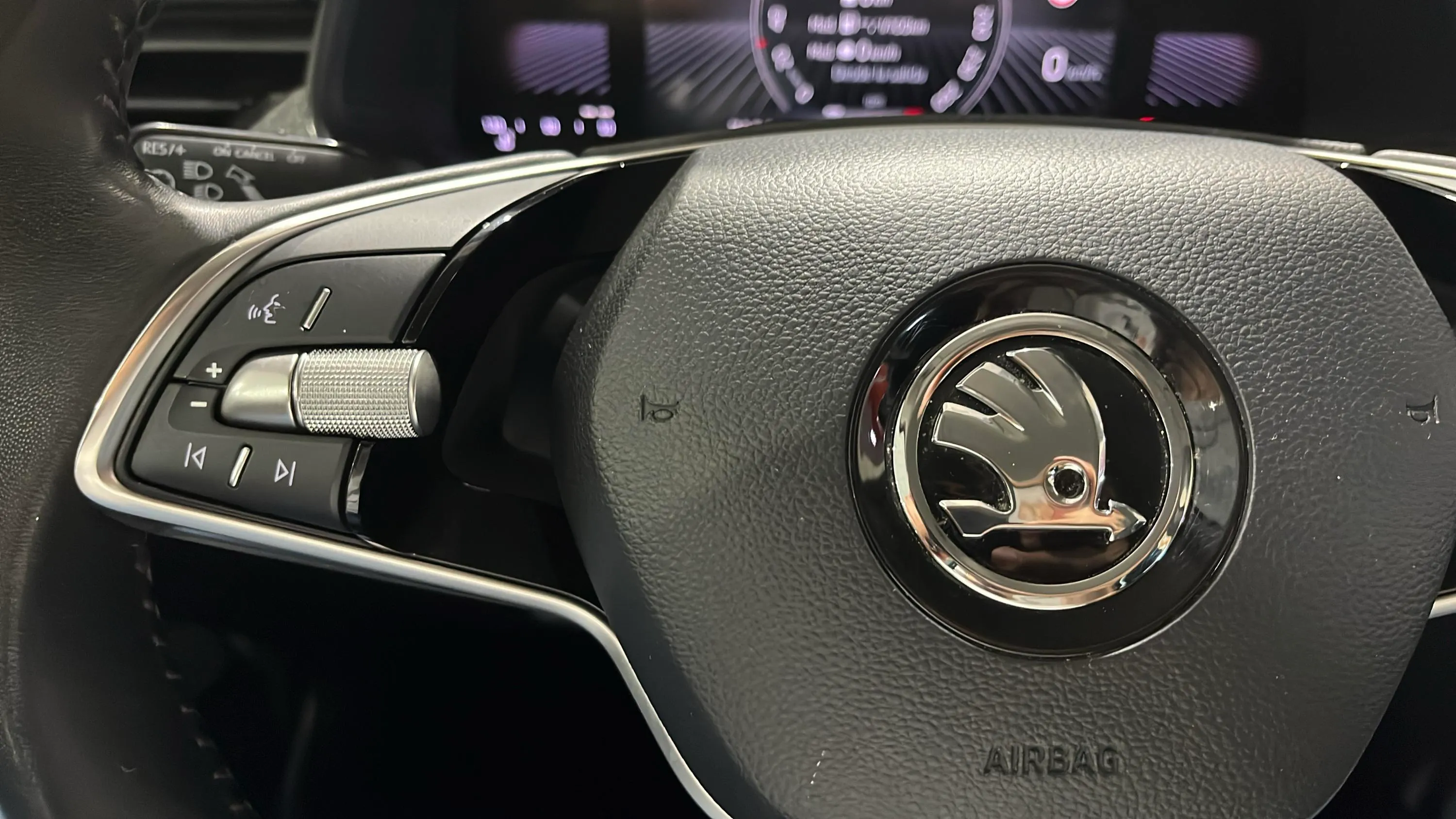 Škoda Kamiq 1.0 TSI Selection - foto 17