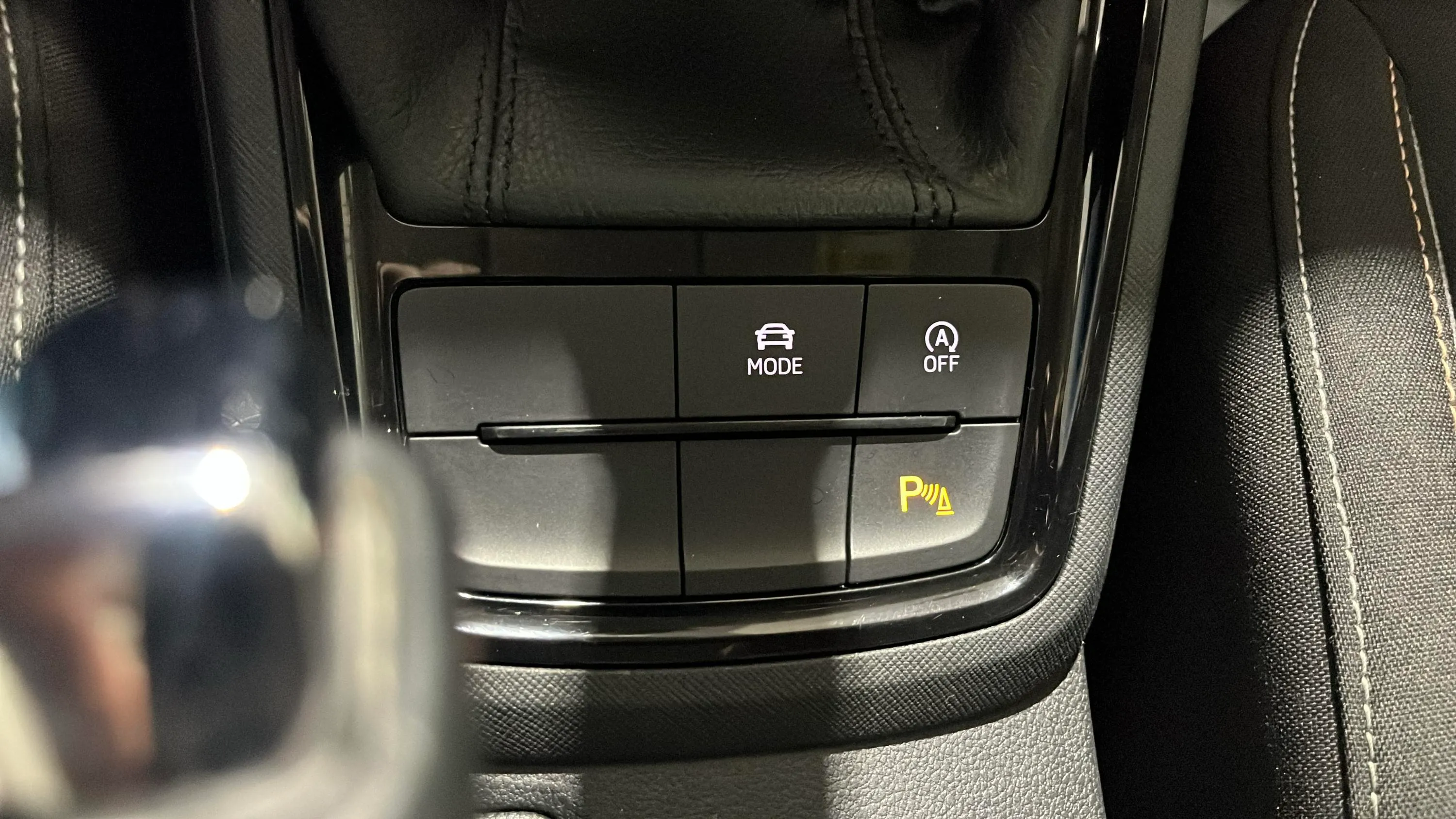 Škoda Kamiq 1.0 TSI Selection - foto 27