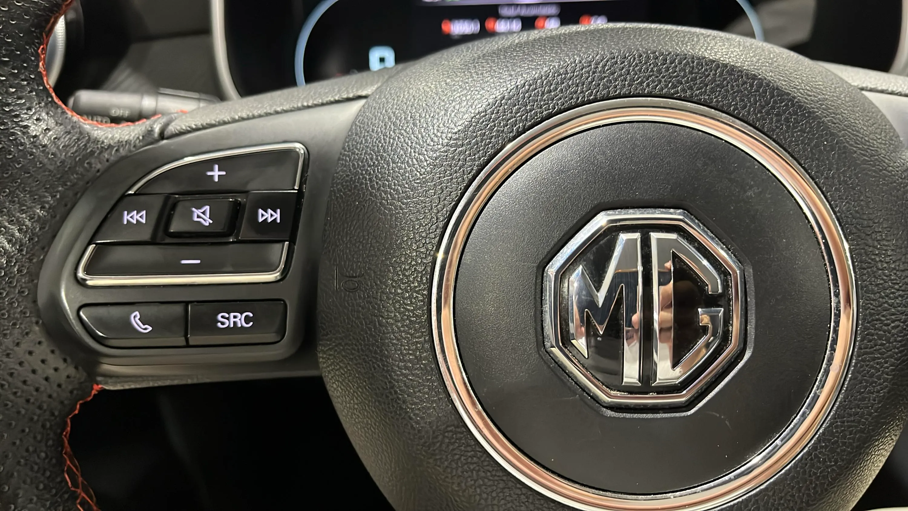 MG ZS 1.5 Luxury - foto 18