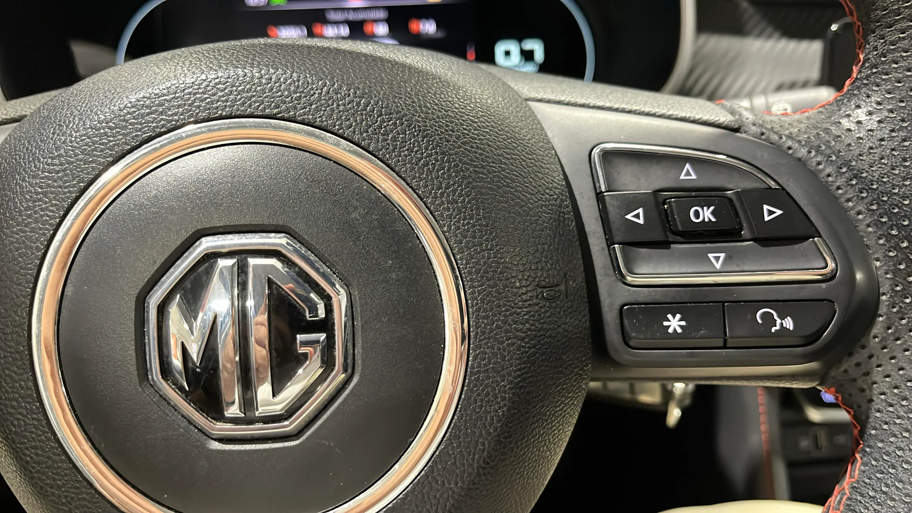 MG ZS 1.5 Luxury - foto 19
