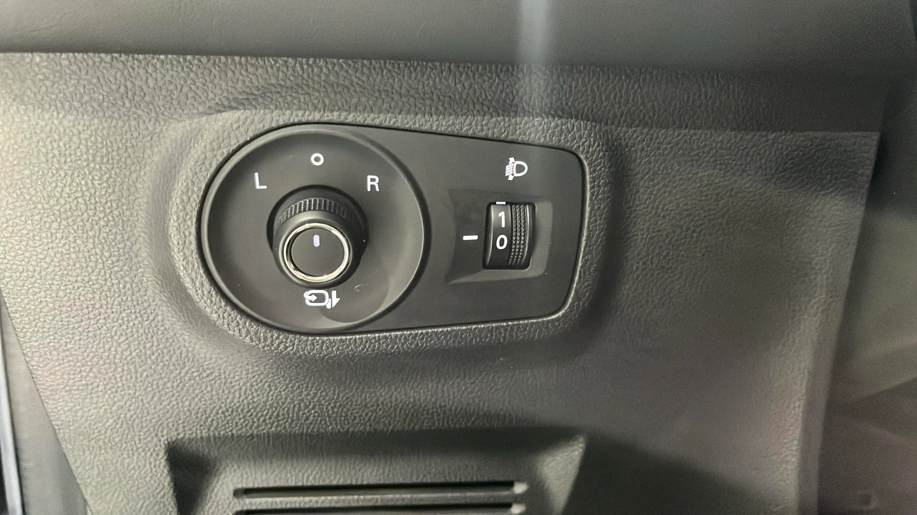 MG ZS 1.5 Luxury - foto 16