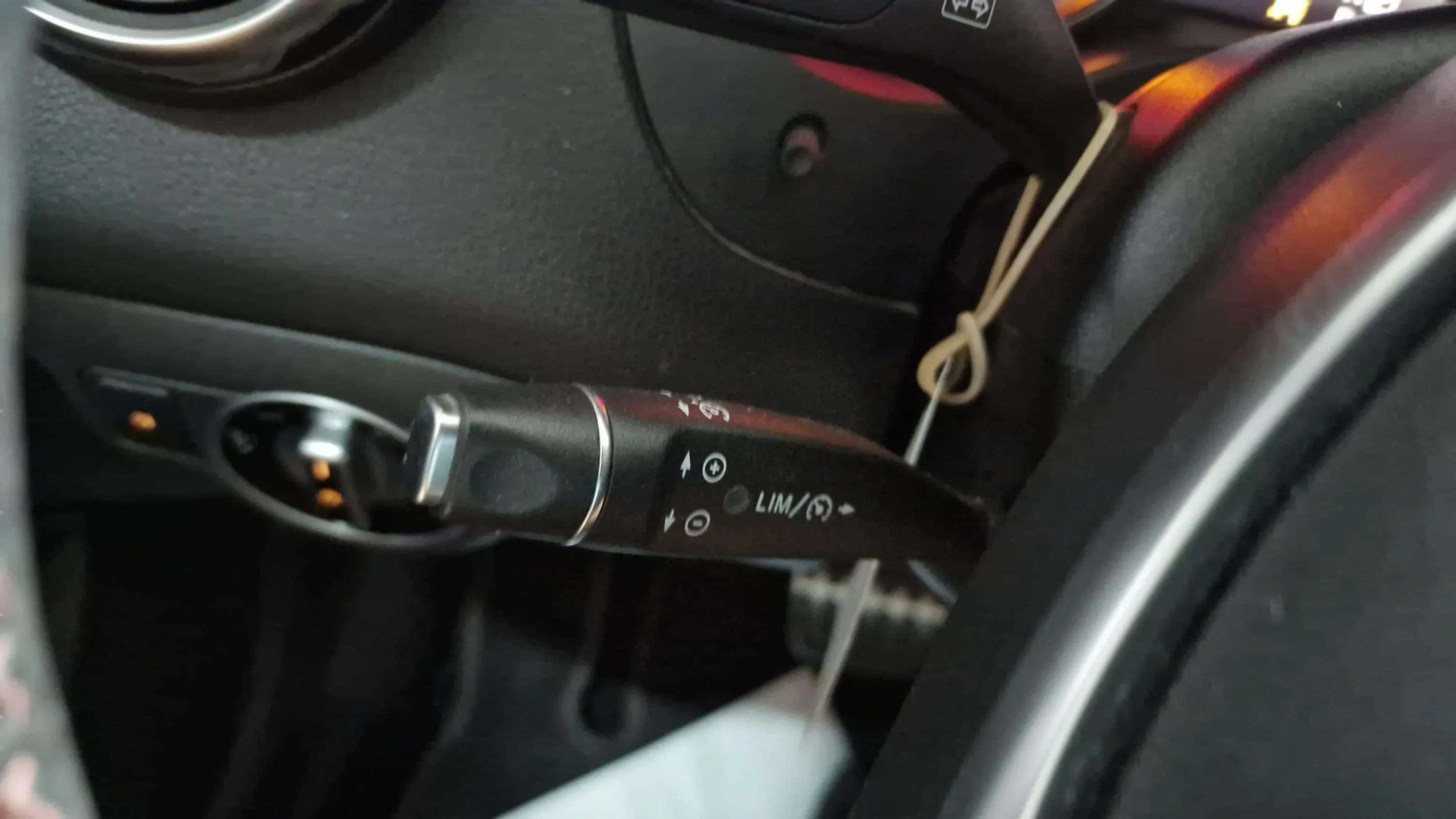Mercedes-Benz GLA 200 d AMG Line - foto 11