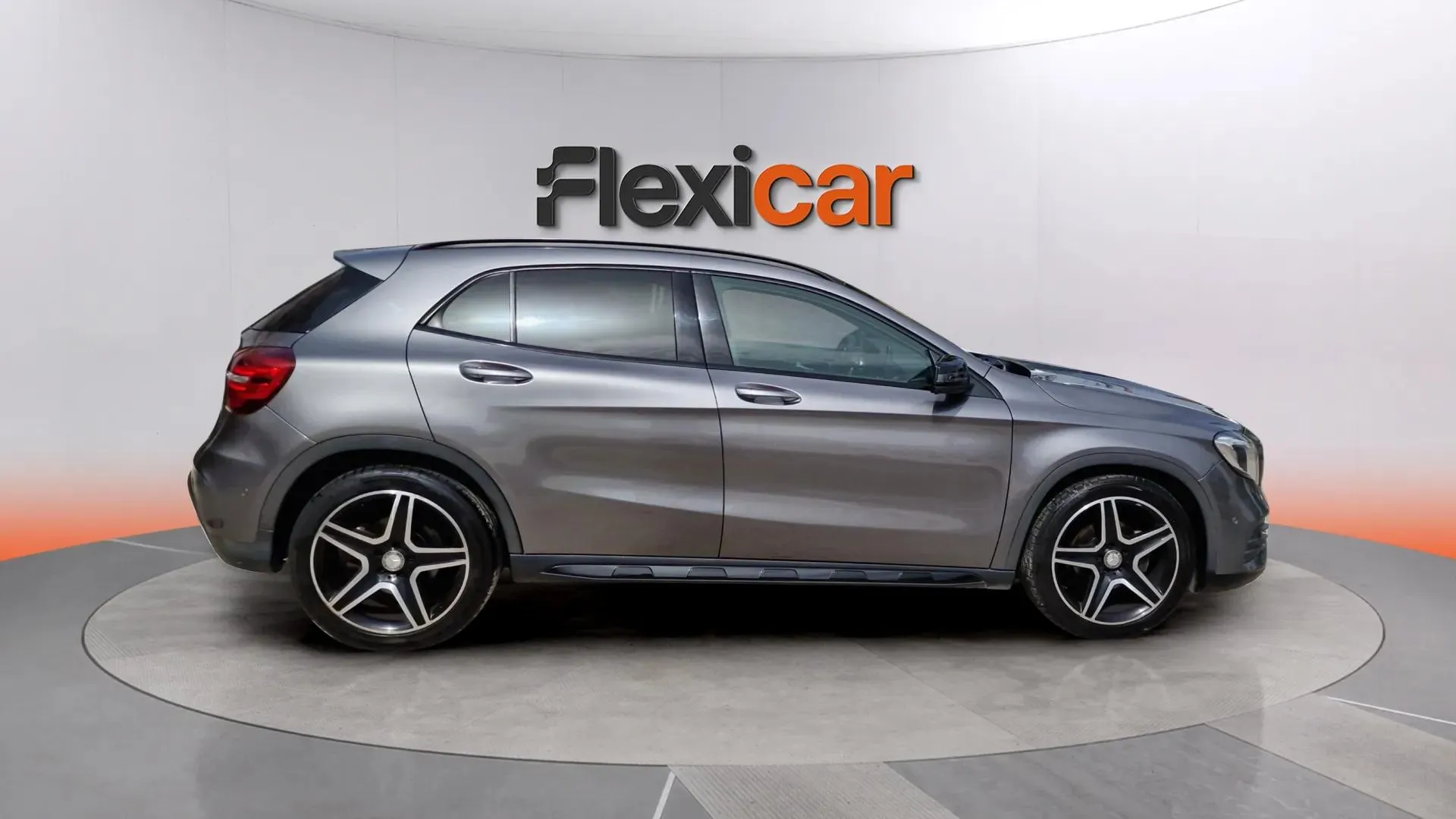 Mercedes-Benz GLA 200 d AMG Line - foto 7