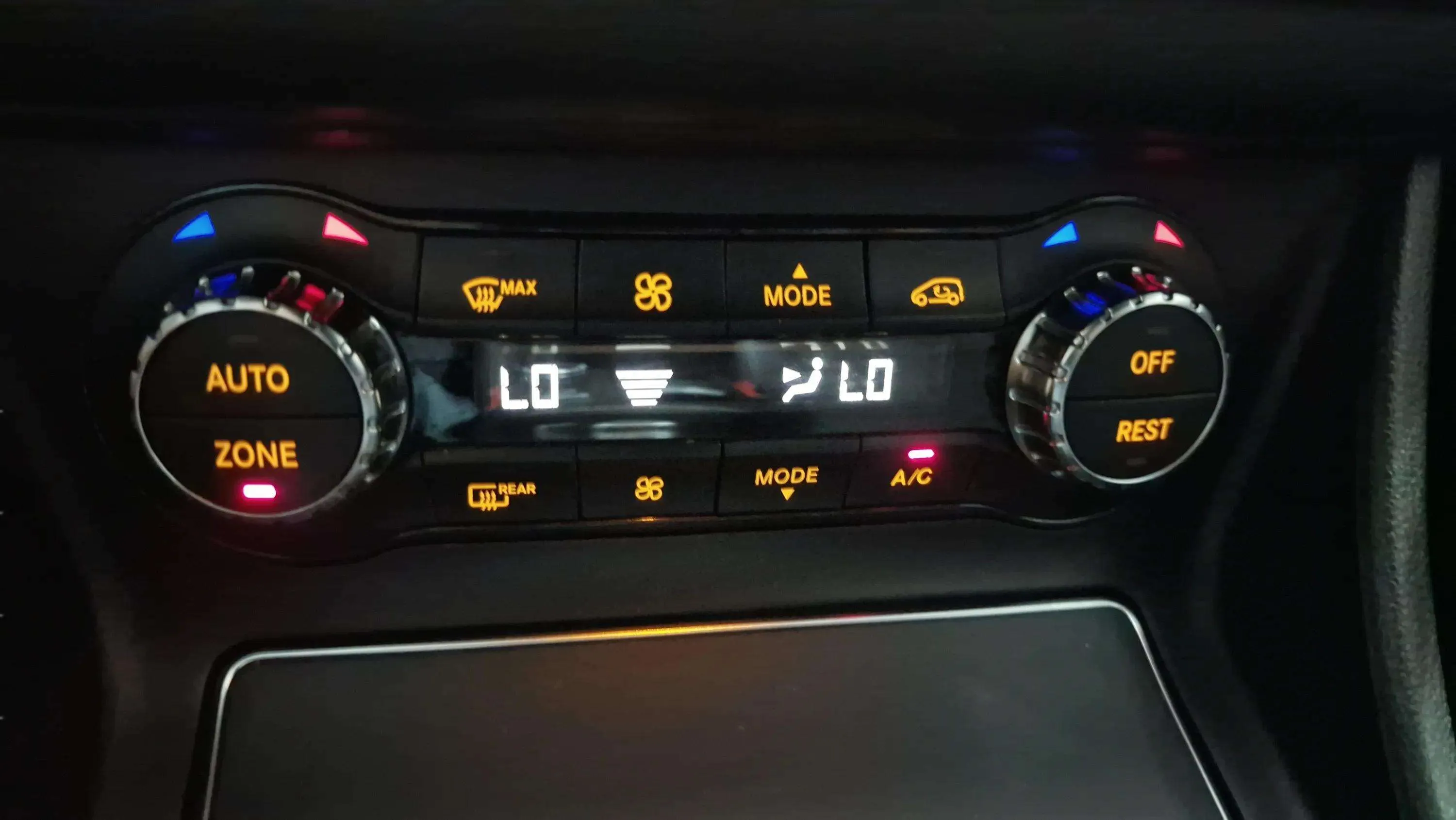 Mercedes-Benz GLA 200 d AMG Line - foto 21