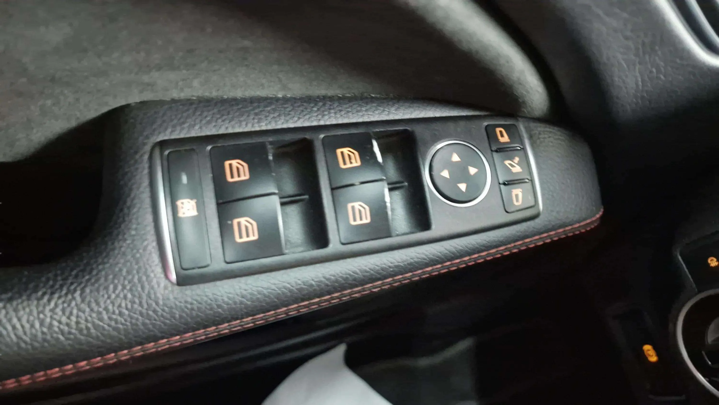 Mercedes-Benz GLA 200 d AMG Line - foto 22