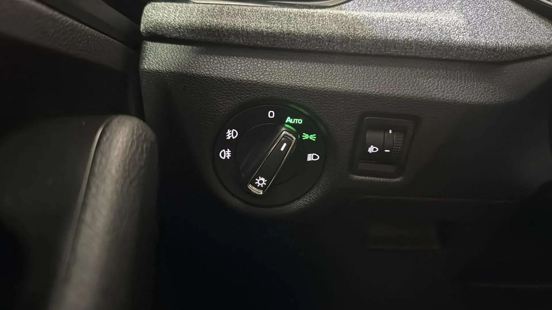 Škoda Kamiq 1.0 TSI Selection - foto 19