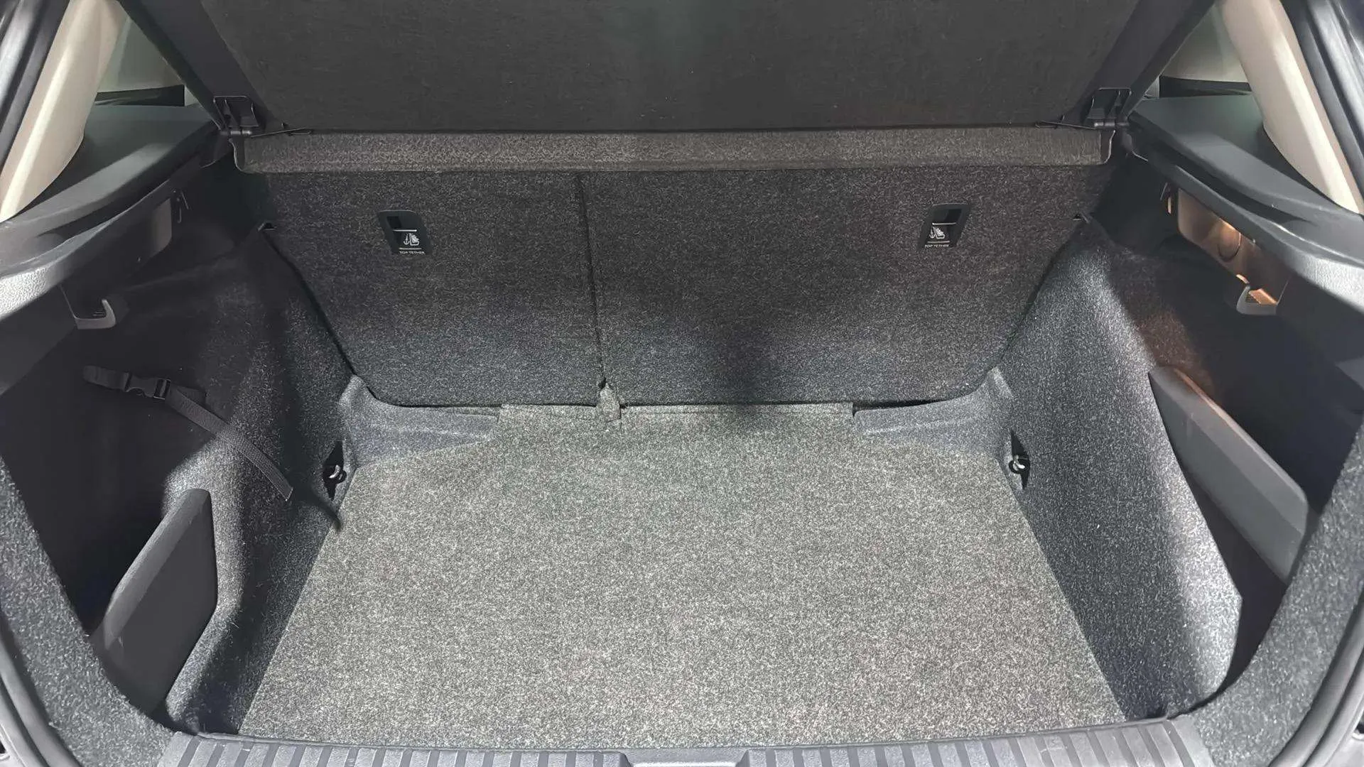 Škoda Kamiq 1.0 TSI Selection - foto 27