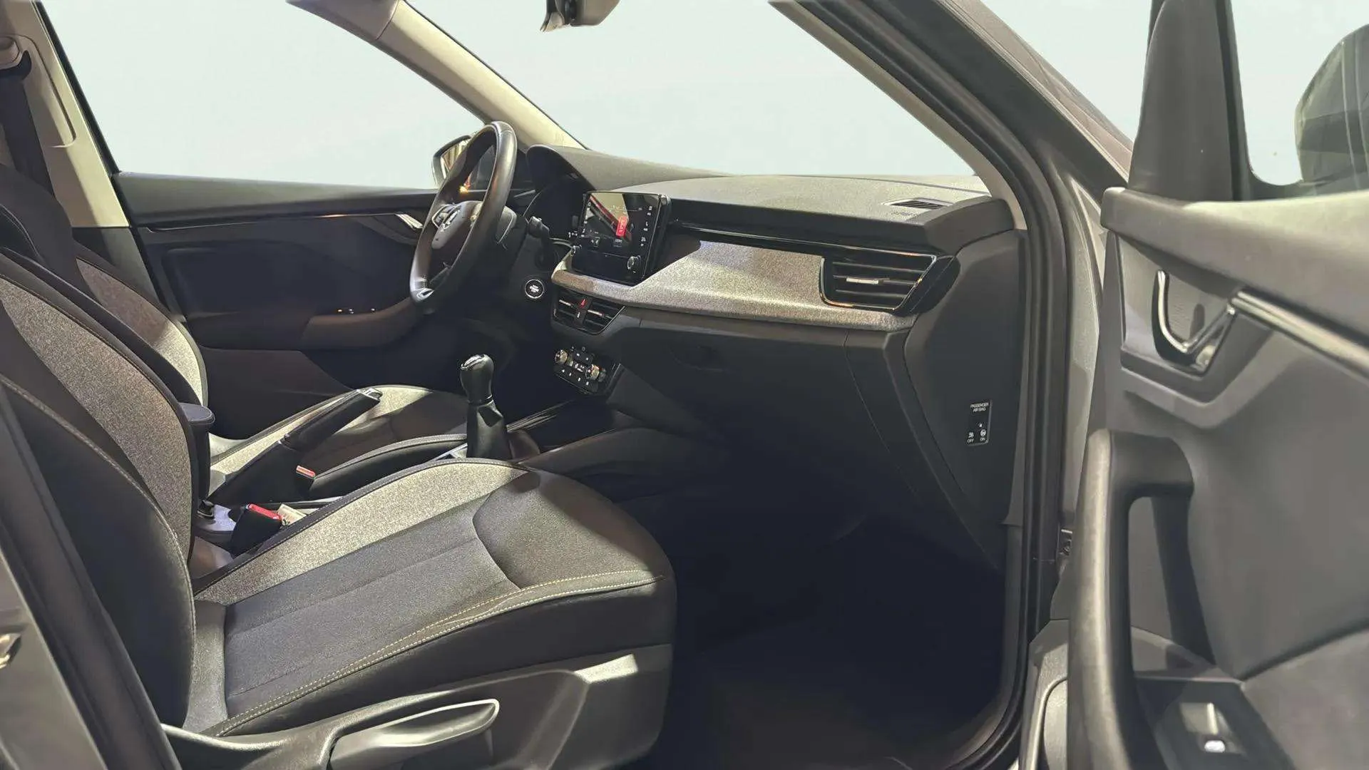 Škoda Kamiq 1.0 TSI Selection - foto 21