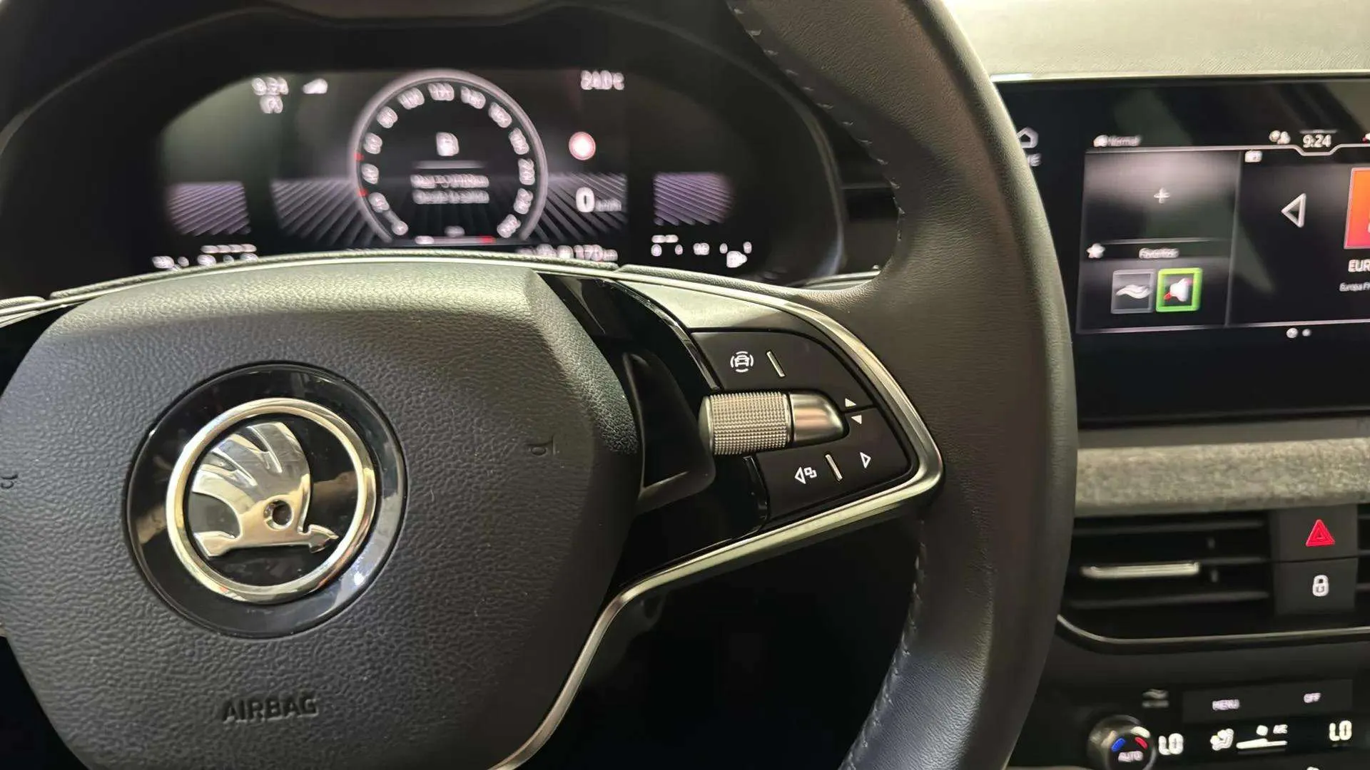 Škoda Kamiq 1.0 TSI Selection - foto 17