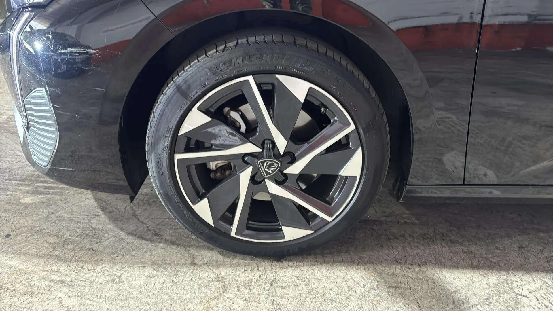 Peugeot 308 Allure BlueHDi 130 EAT8 - foto 25